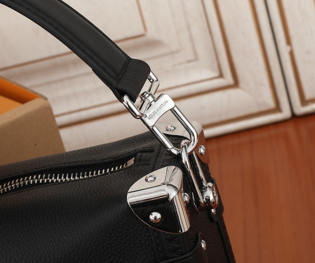 Side Trunk Medium Handbag (Premium Quality)