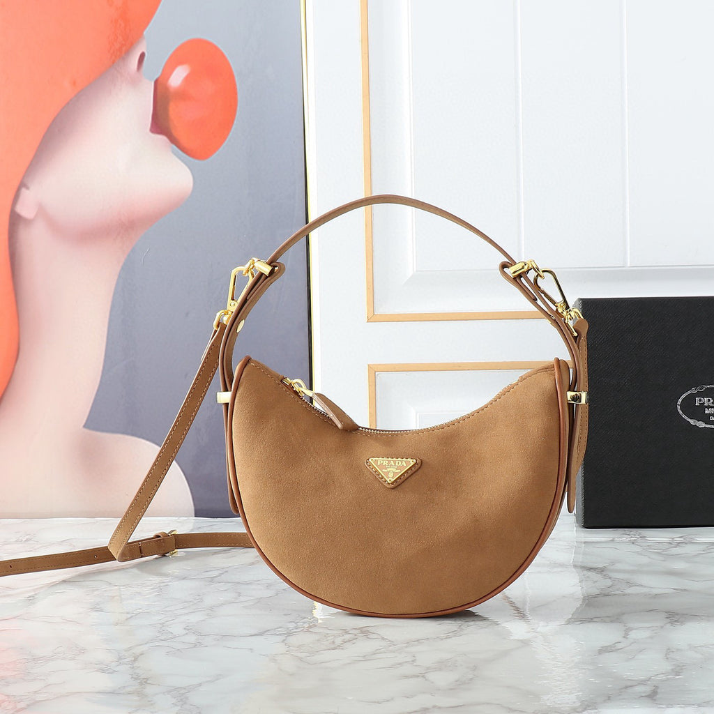 Moon Bag — 1B0C0194