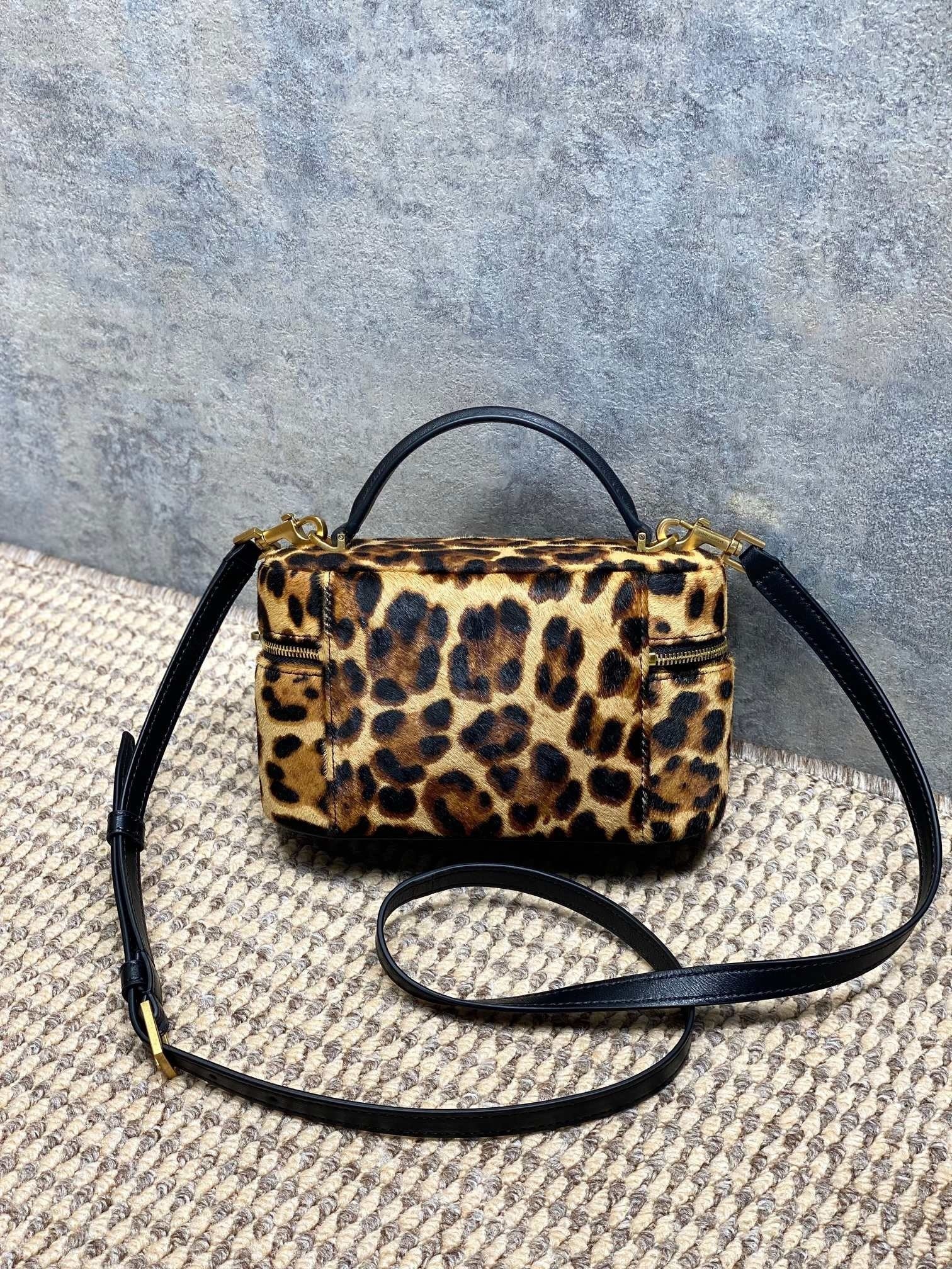 Leopard-Effect Leather Vanity Bag (Premium Quality)