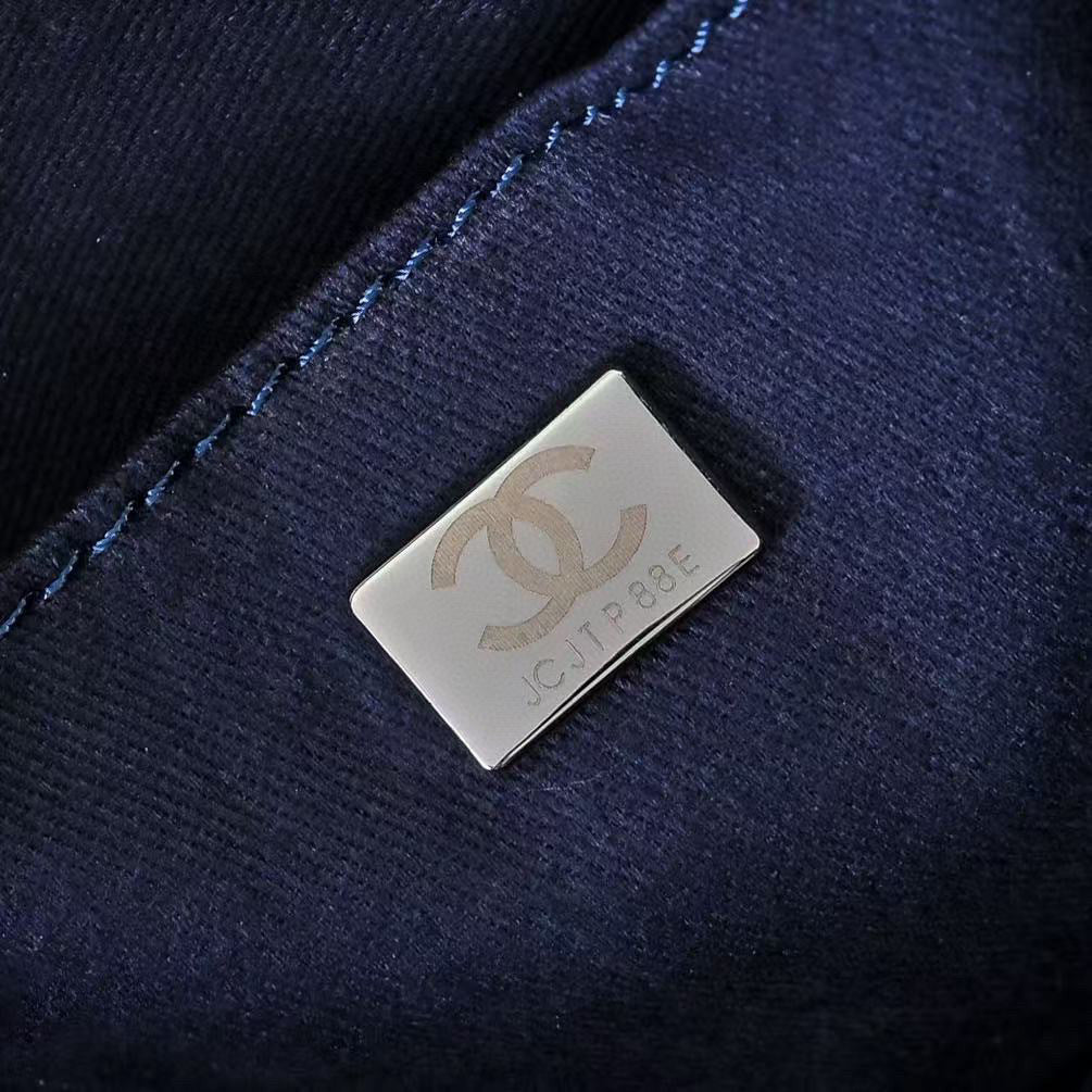 Luxury Canvas Tote (AS3257) – Limited Edition