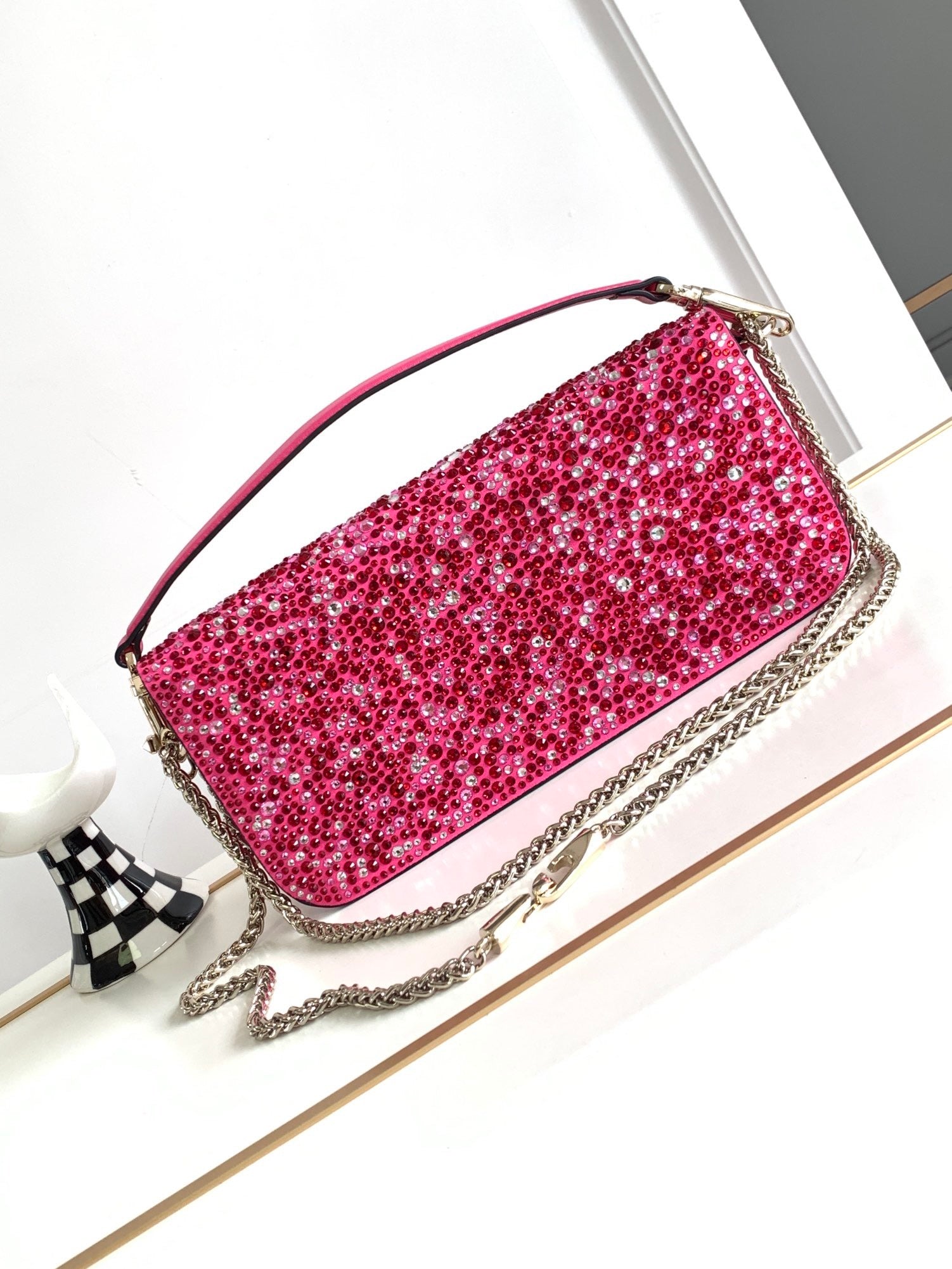 💎 V Signature Locò Crystal Mini Bag