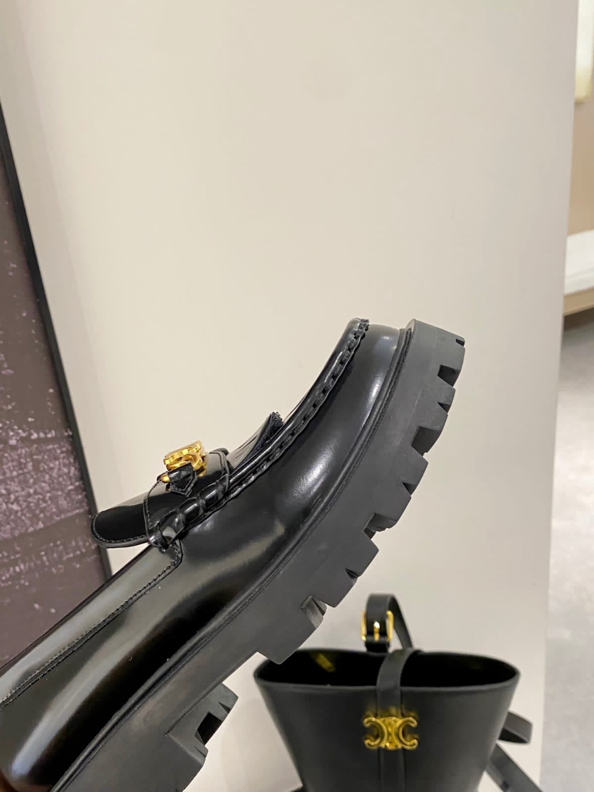 Elegant Thick-Soled Tassel Loafers