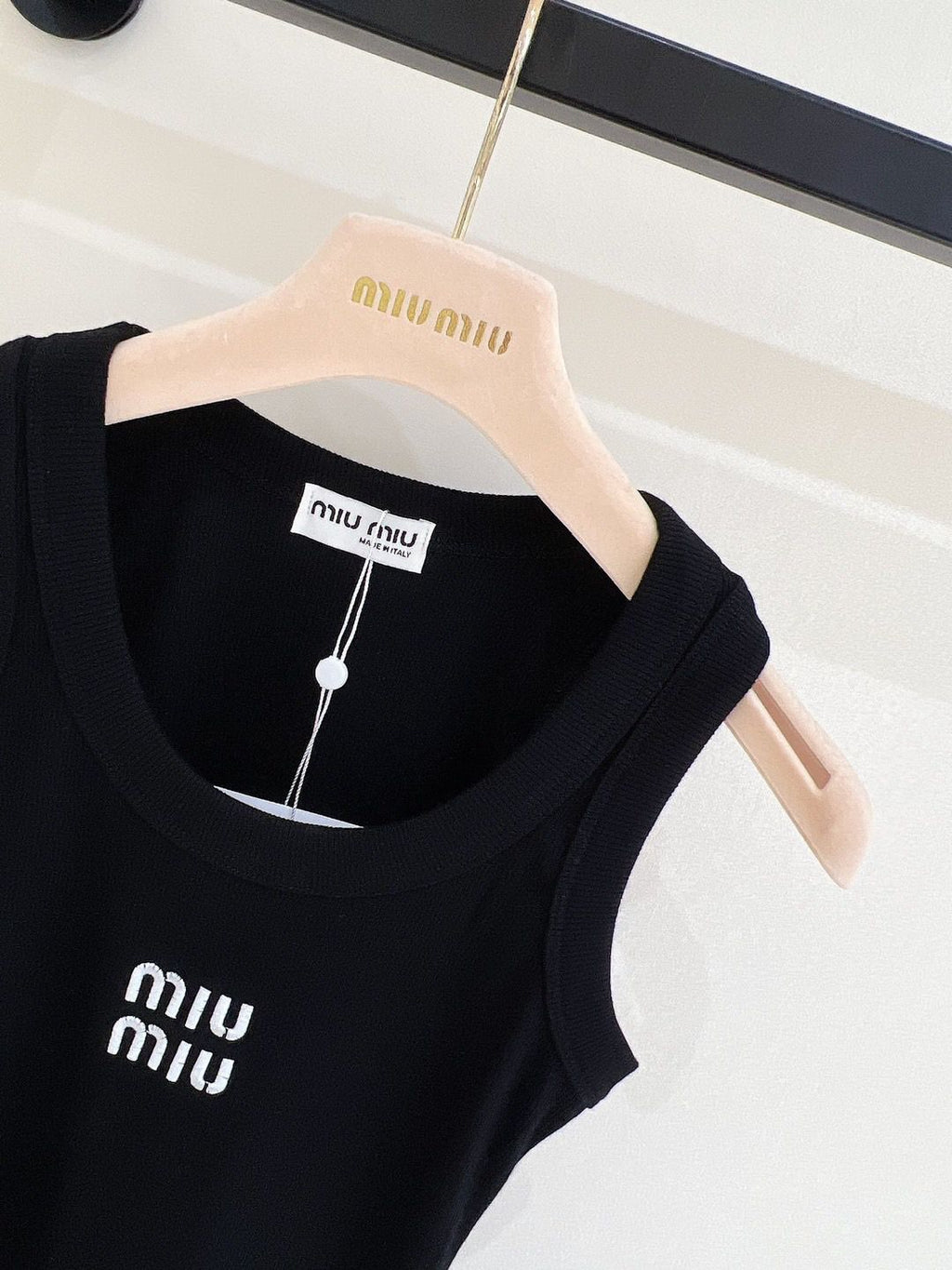 MM Sleeveless Round Neck Tank Top - Embroidered Cropped Camisole