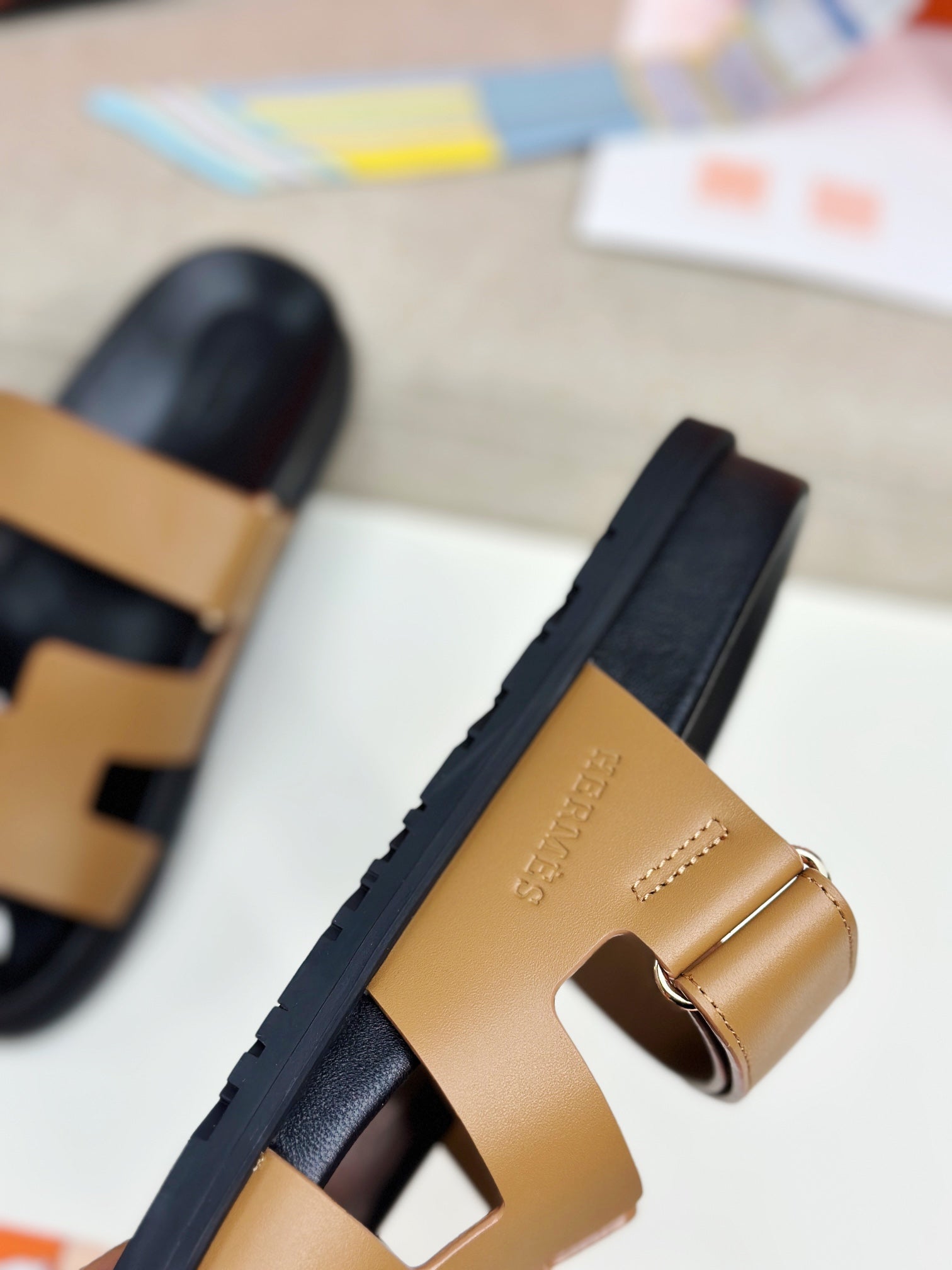 Unisex Luxury Summer Slide Sandals (Premium quality )