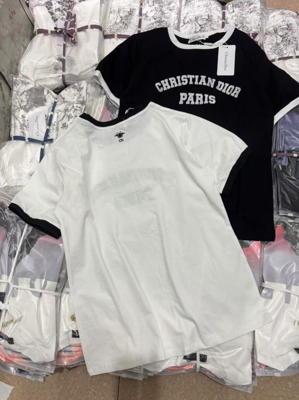 New Contrast-Trim Letter Patch T-Shirt