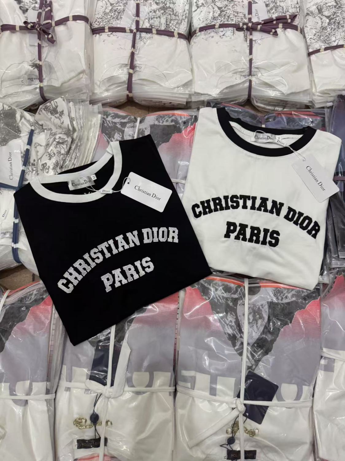 New Contrast-Trim Letter Patch T-Shirt