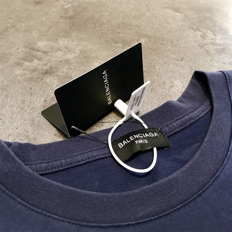 Unisex Cracked Letter Print T-Shirt