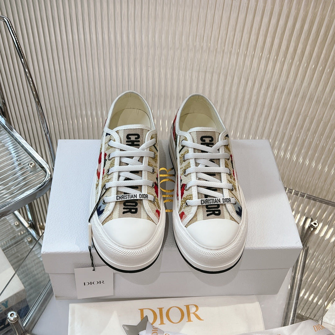 2025 Embroidered Platform Canvas Sneakers