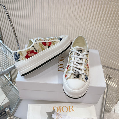 2025 Embroidered Platform Canvas Sneakers