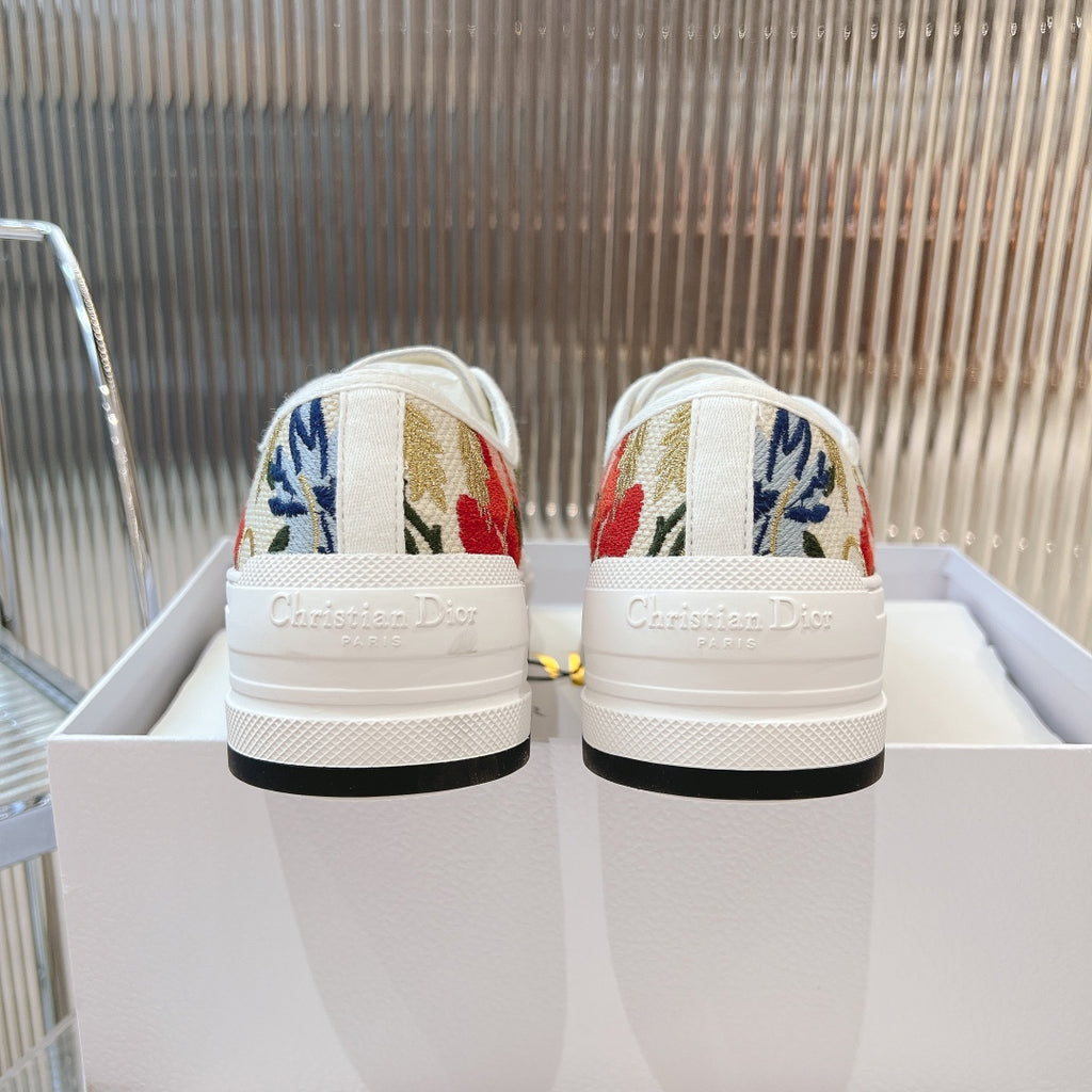 2025 Embroidered Platform Canvas Sneakers