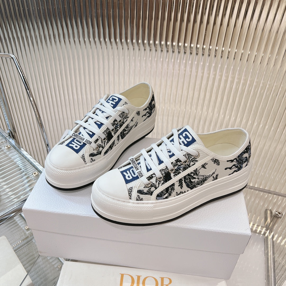 2025 Embroidered Platform Canvas Sneakers