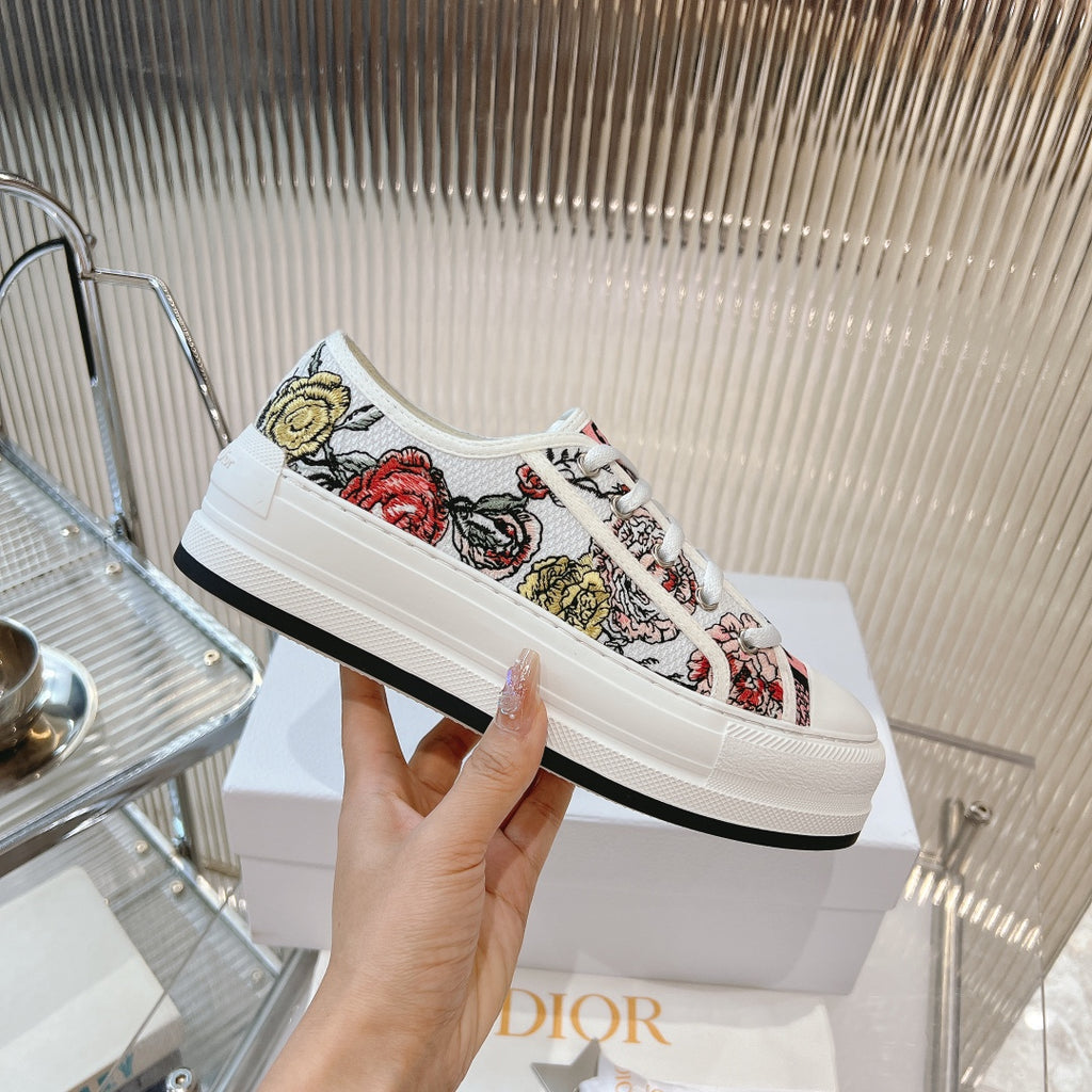 2025 Embroidered Platform Canvas Sneakers