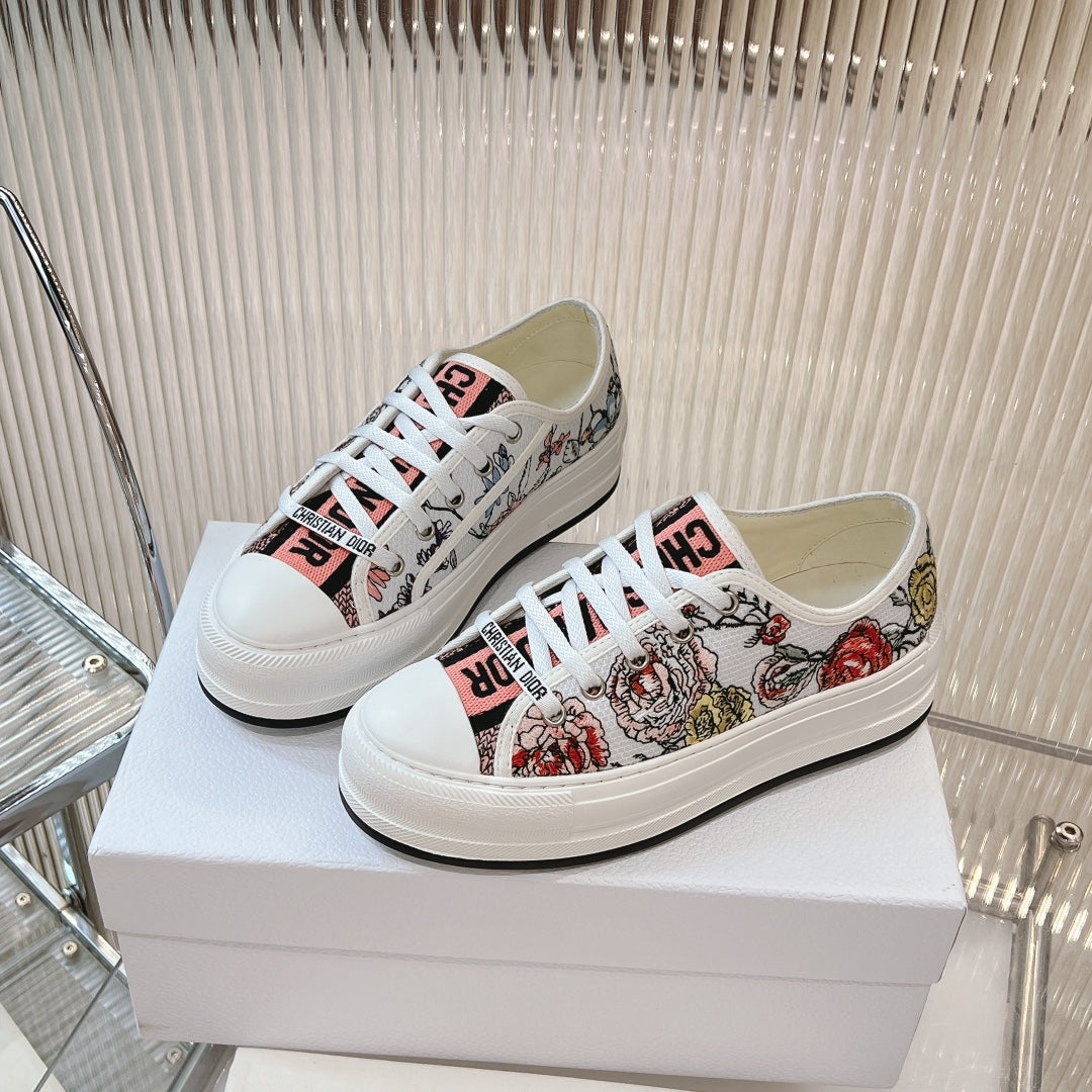 2025 Embroidered Platform Canvas Sneakers