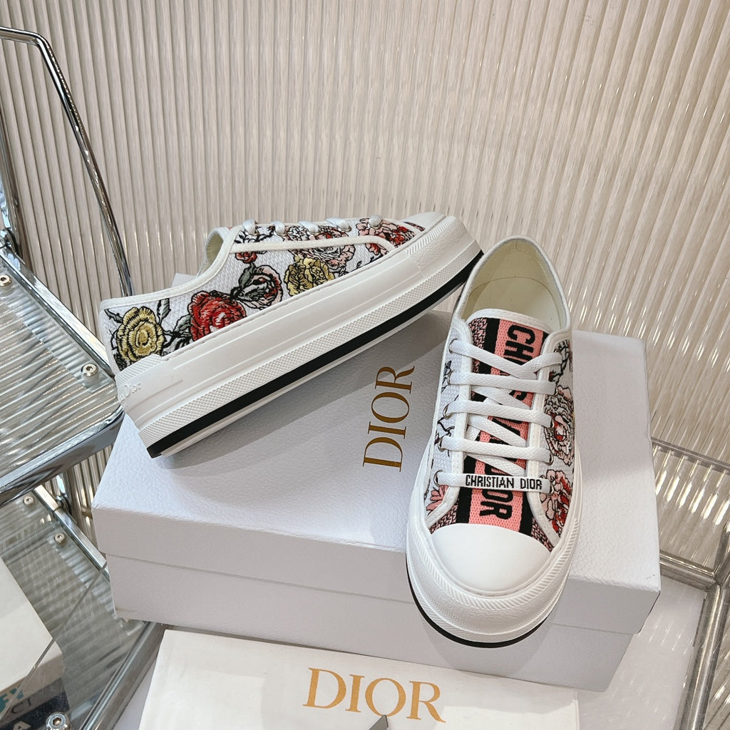 2025 Embroidered Platform Canvas Sneakers
