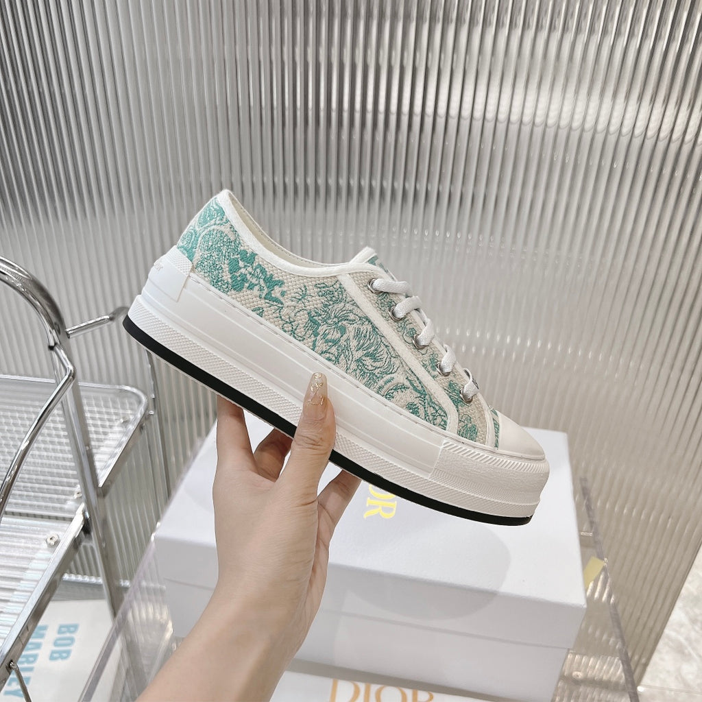 2025 Embroidered Platform Canvas Sneakers