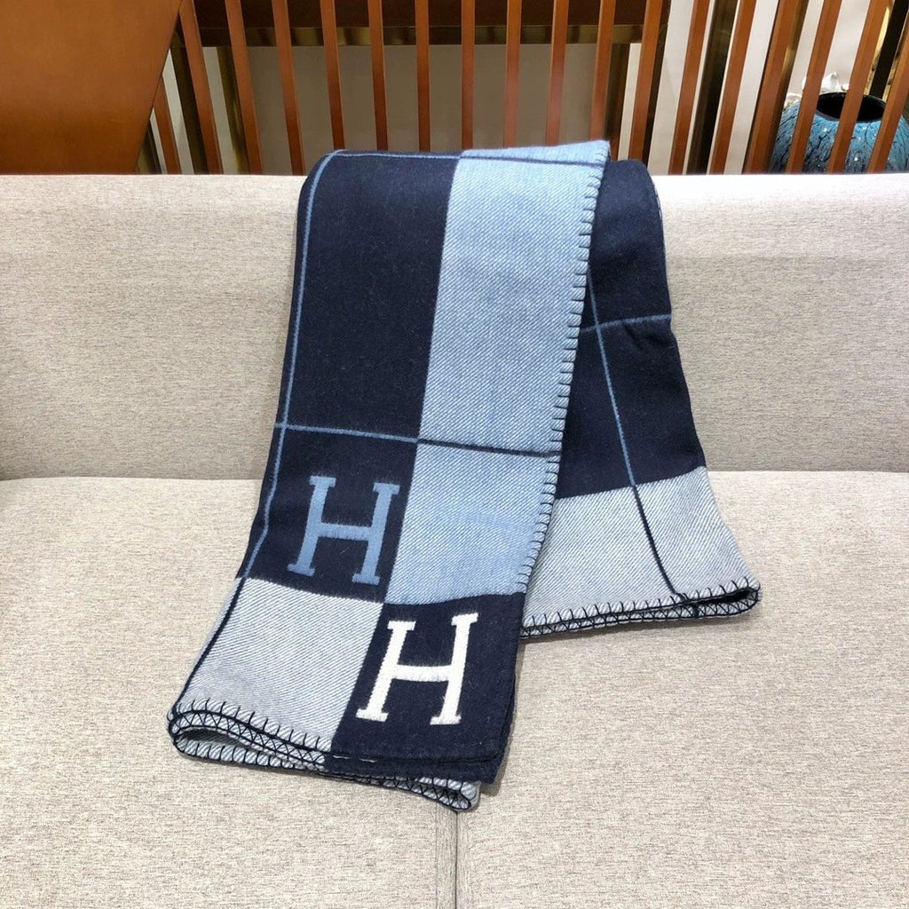 Luxury Premium Cashmere Jacquard Throw Blanket +Pillow