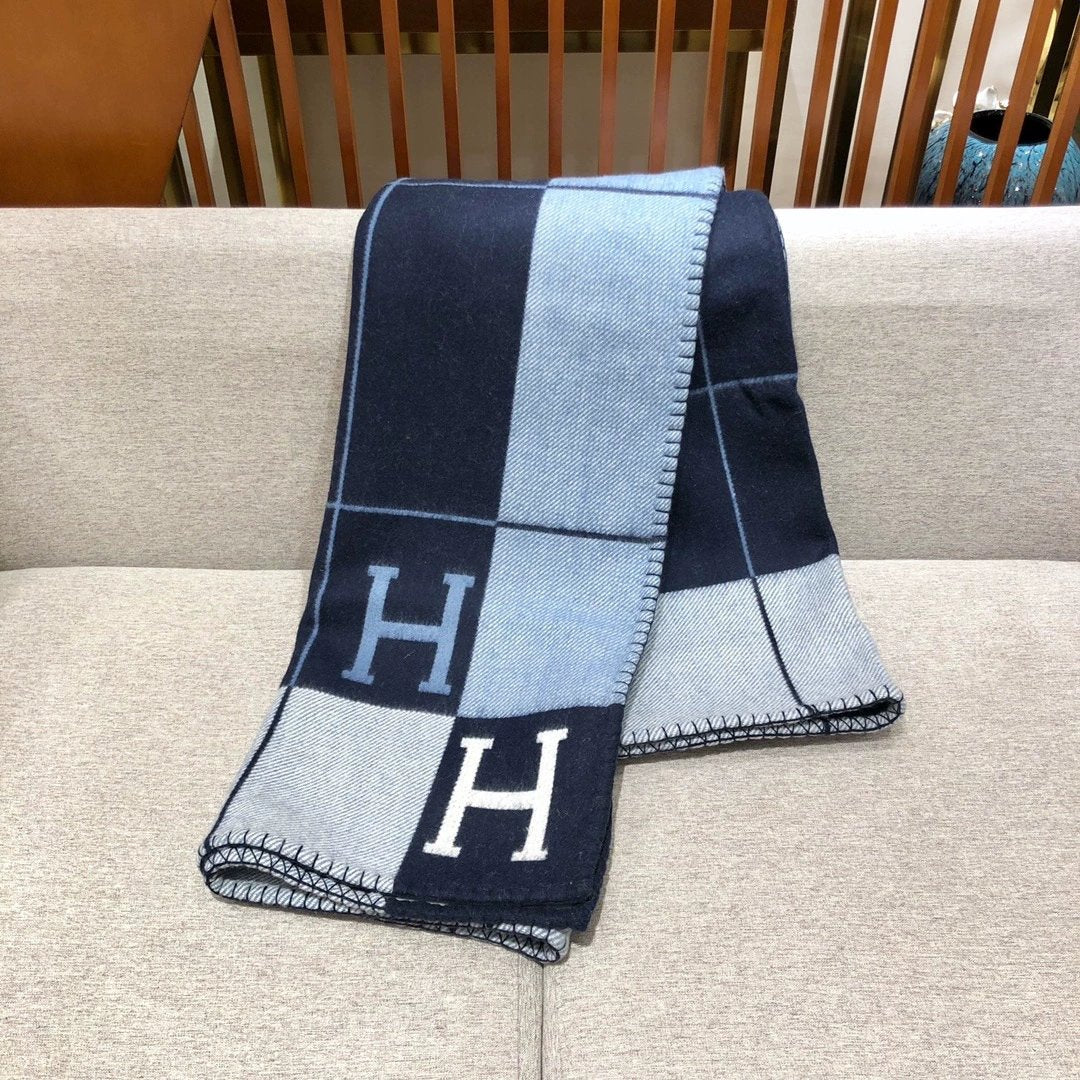 Luxury Premium Cashmere Jacquard Throw Blanket +Pillow