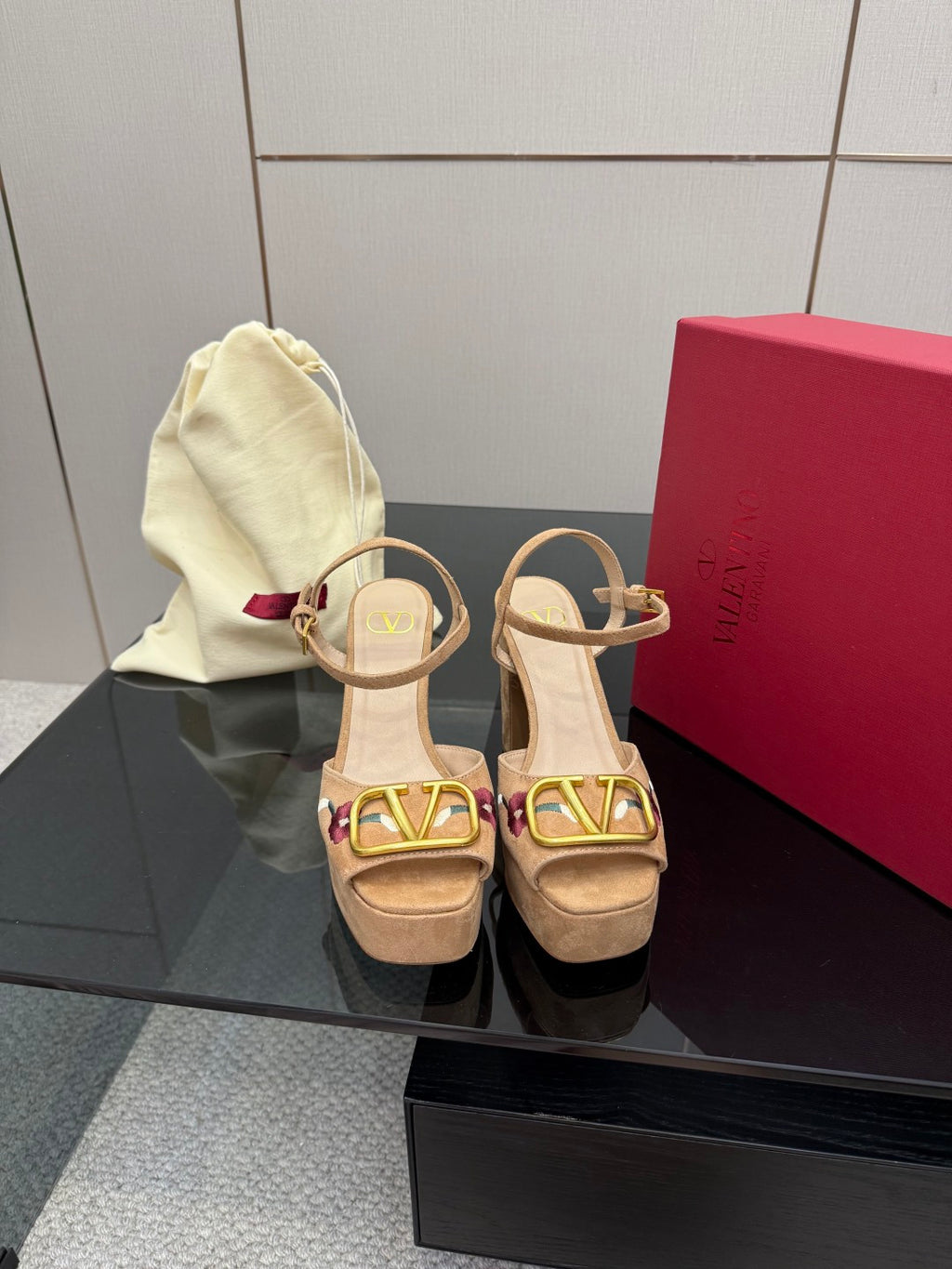 Platform Heel Sandals – Elegant Summer Statement