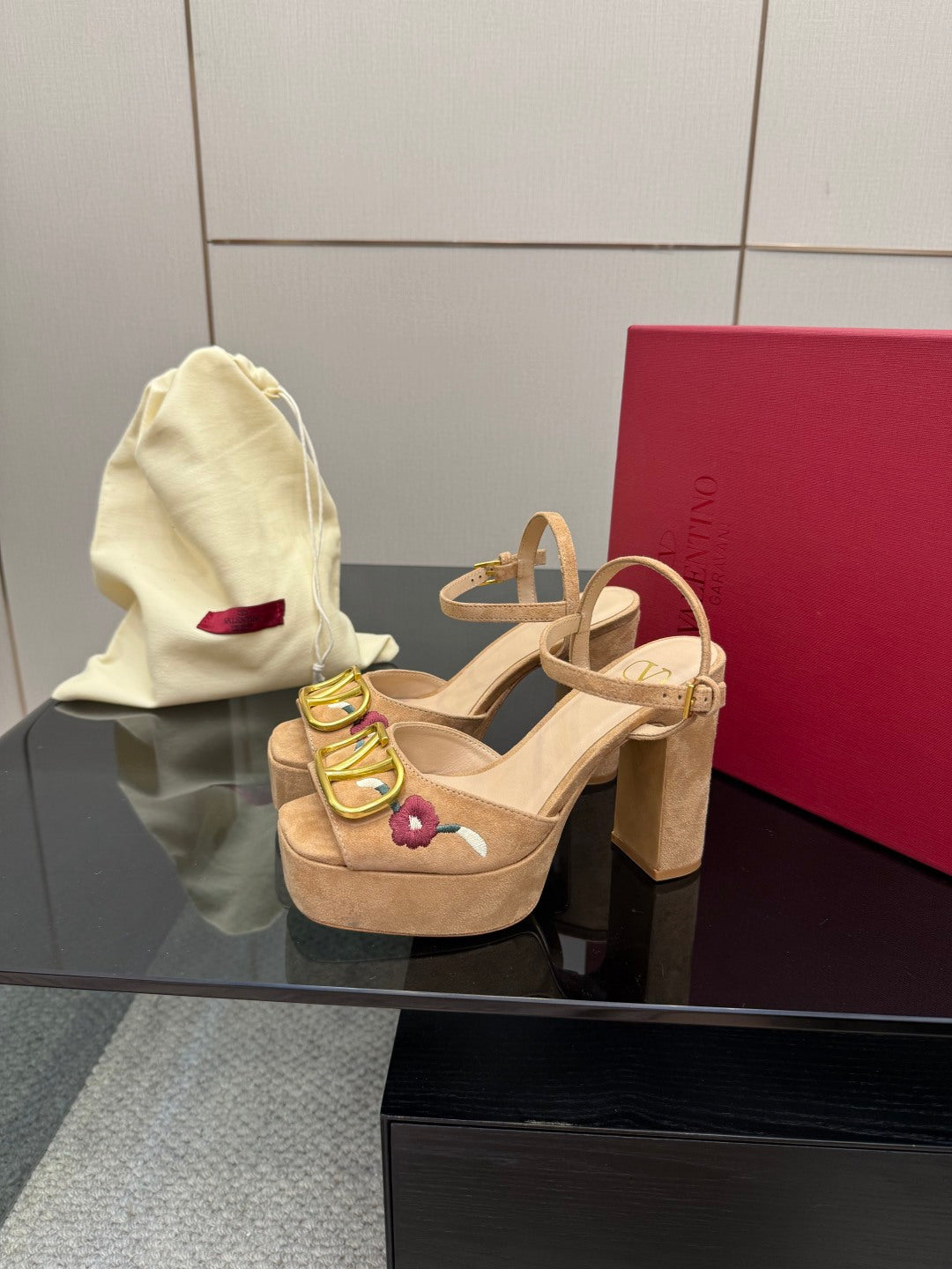 Platform Heel Sandals – Elegant Summer Statement