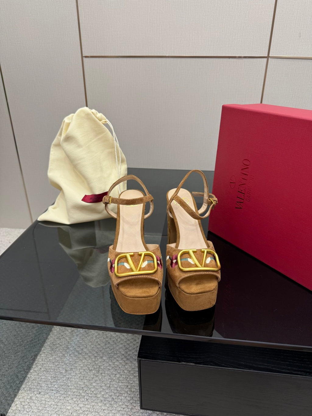 Platform Heel Sandals – Elegant Summer Statement