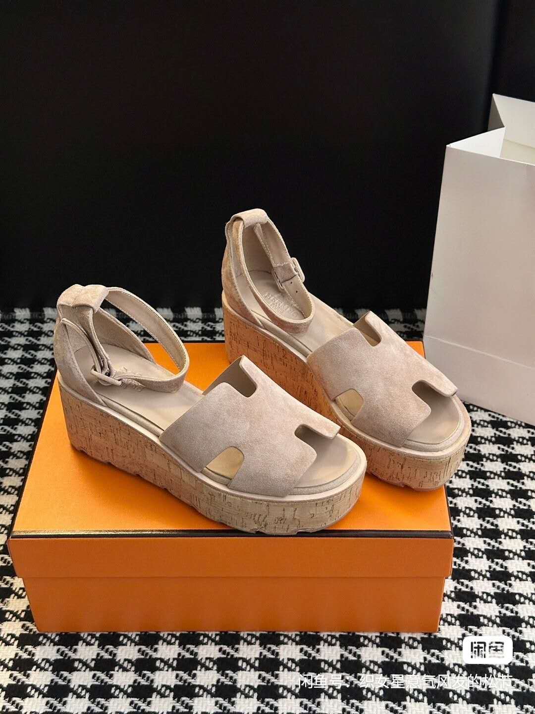 Platform Wedge Sandals – Classic Versatile Design