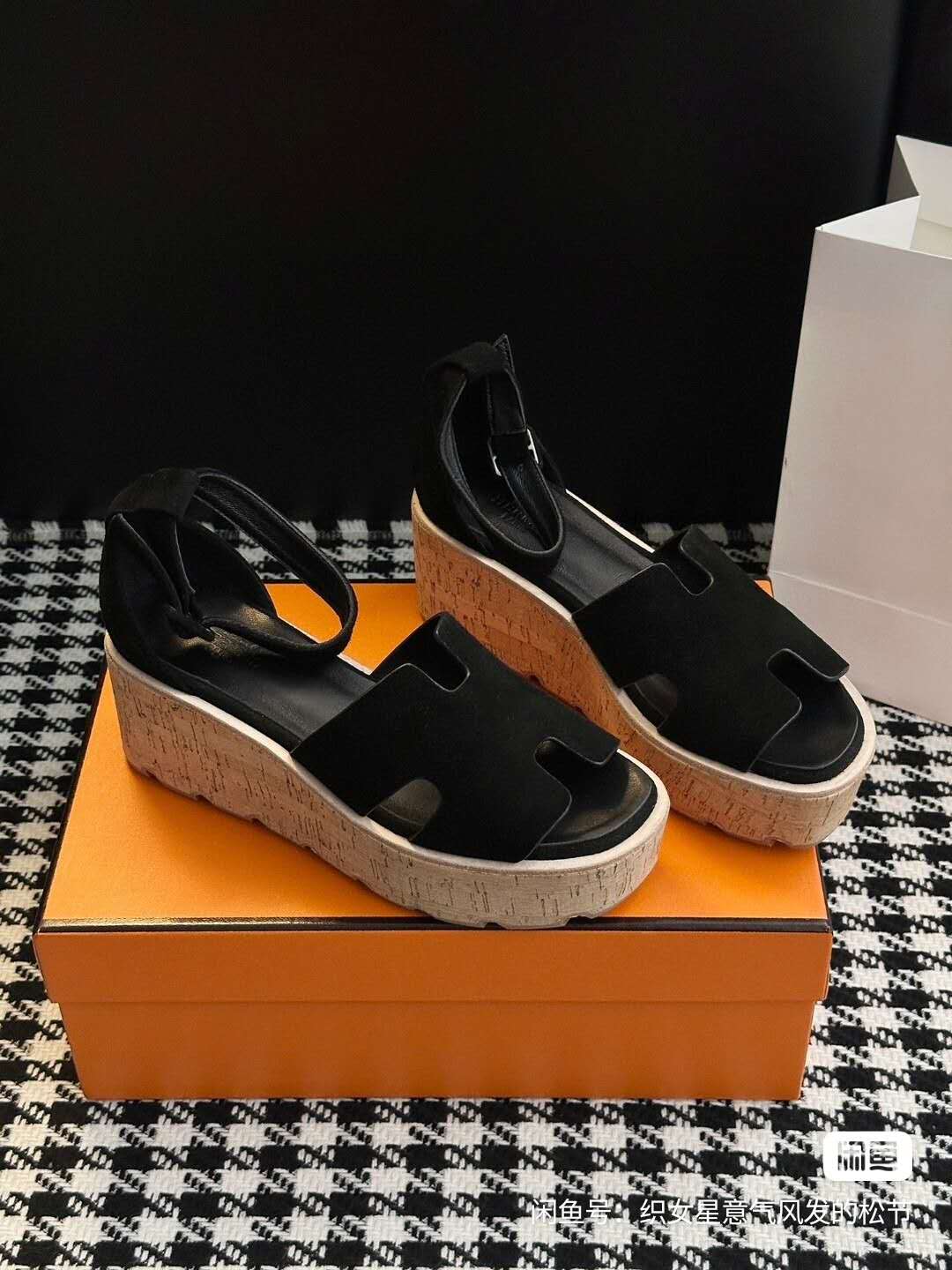 Platform Wedge Sandals – Classic Versatile Design