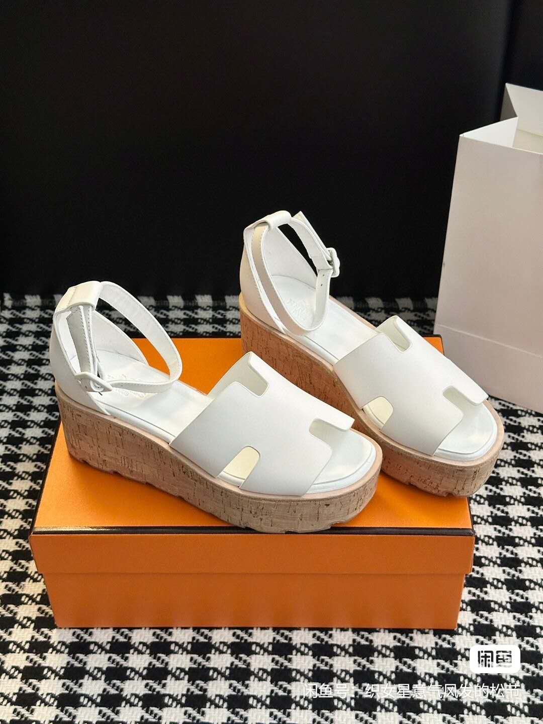 Platform Wedge Sandals – Classic Versatile Design