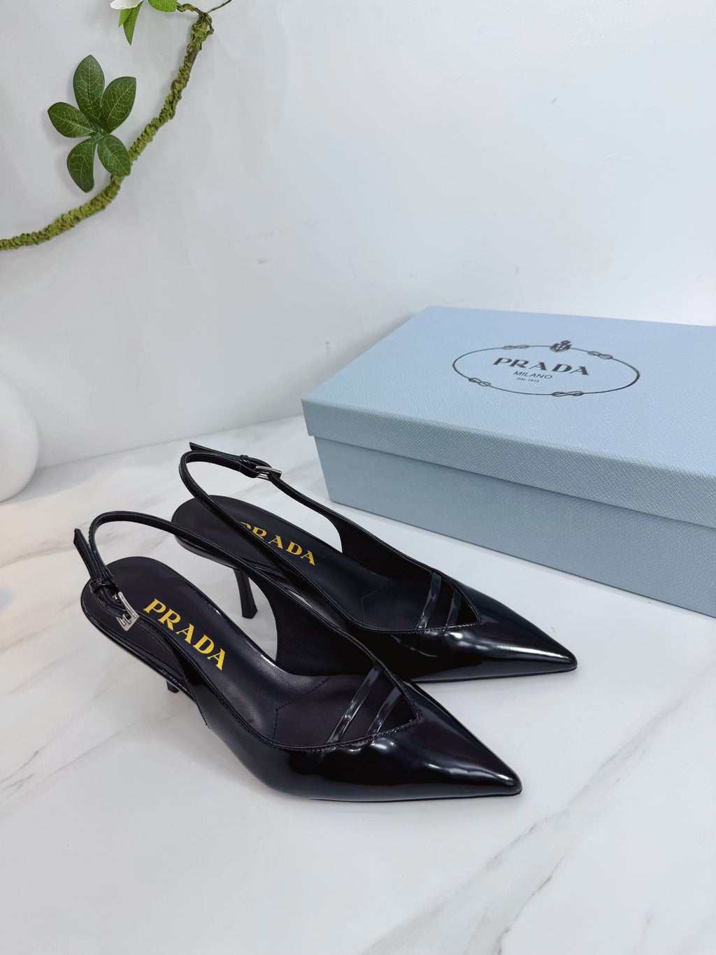2026 SS New Arrival — Luxury Embellished Heel