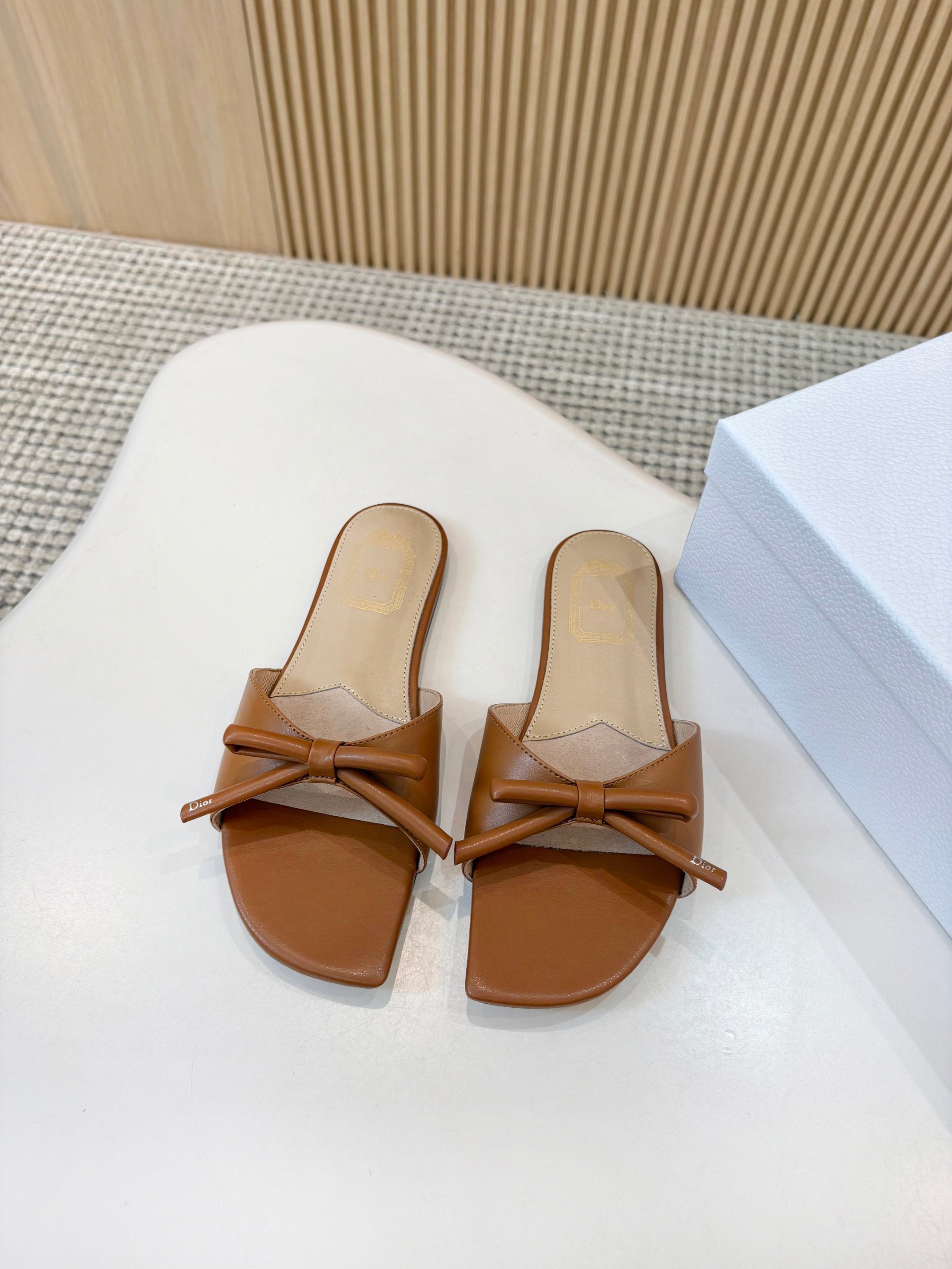 D Bow Flat Slide Sandals 2026