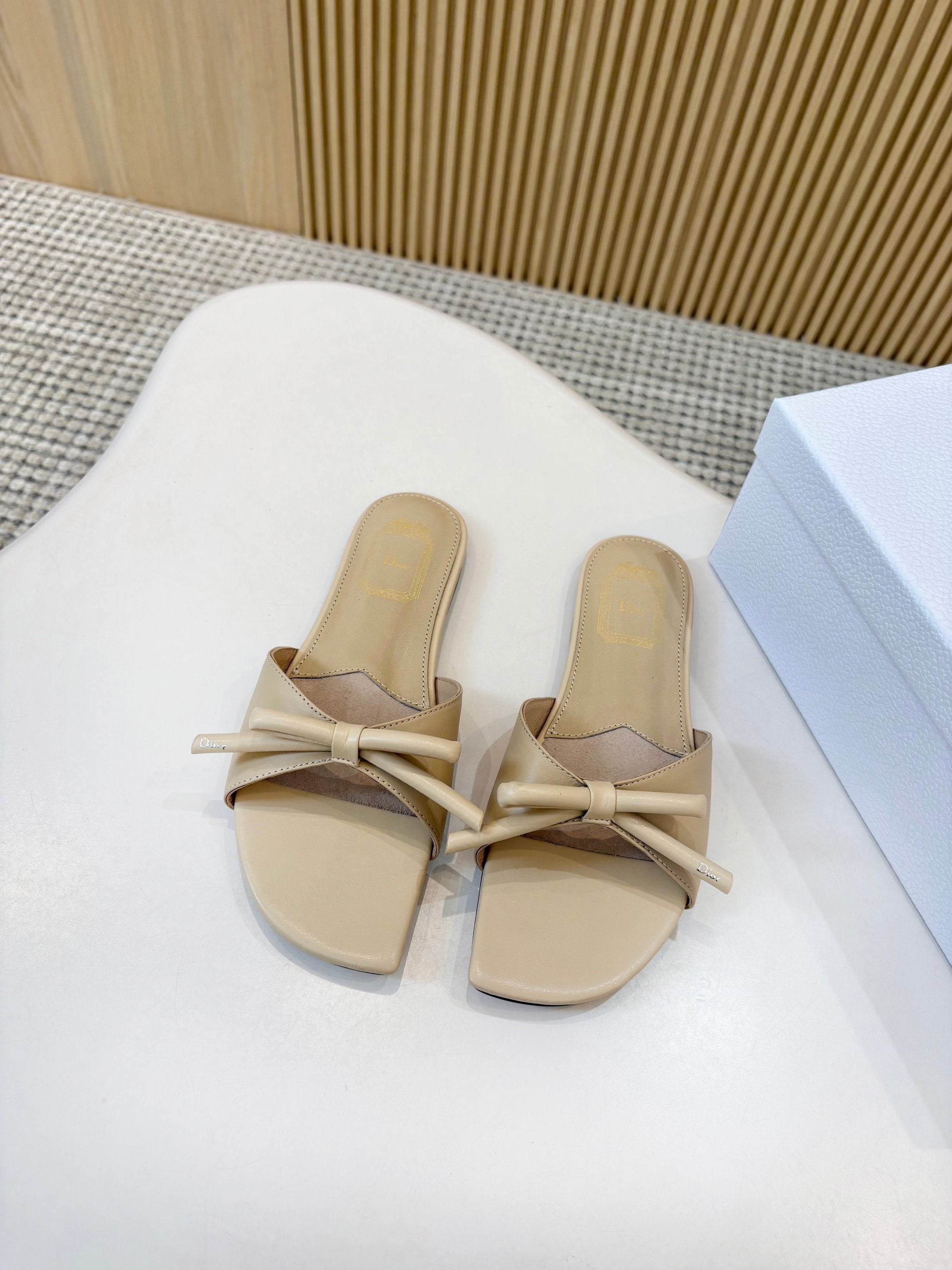 D Bow Flat Slide Sandals 2026