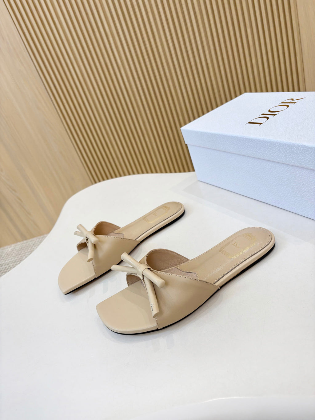 D Bow Flat Slide Sandals 2026