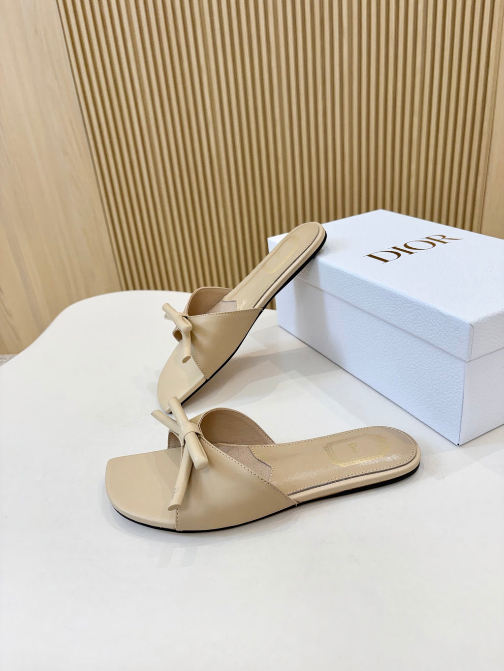 D Bow Flat Slide Sandals 2026