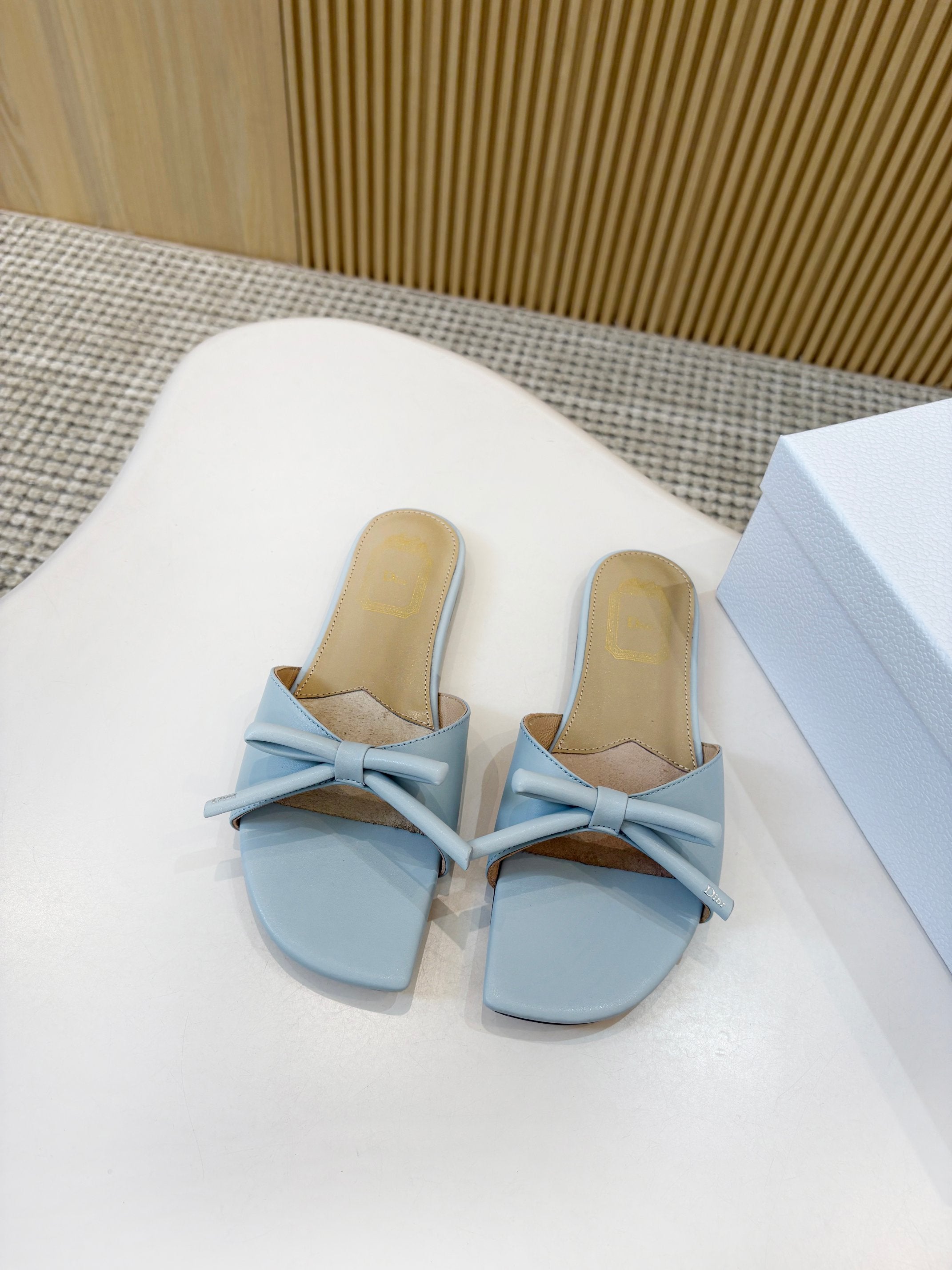 D Bow Flat Slide Sandals 2026