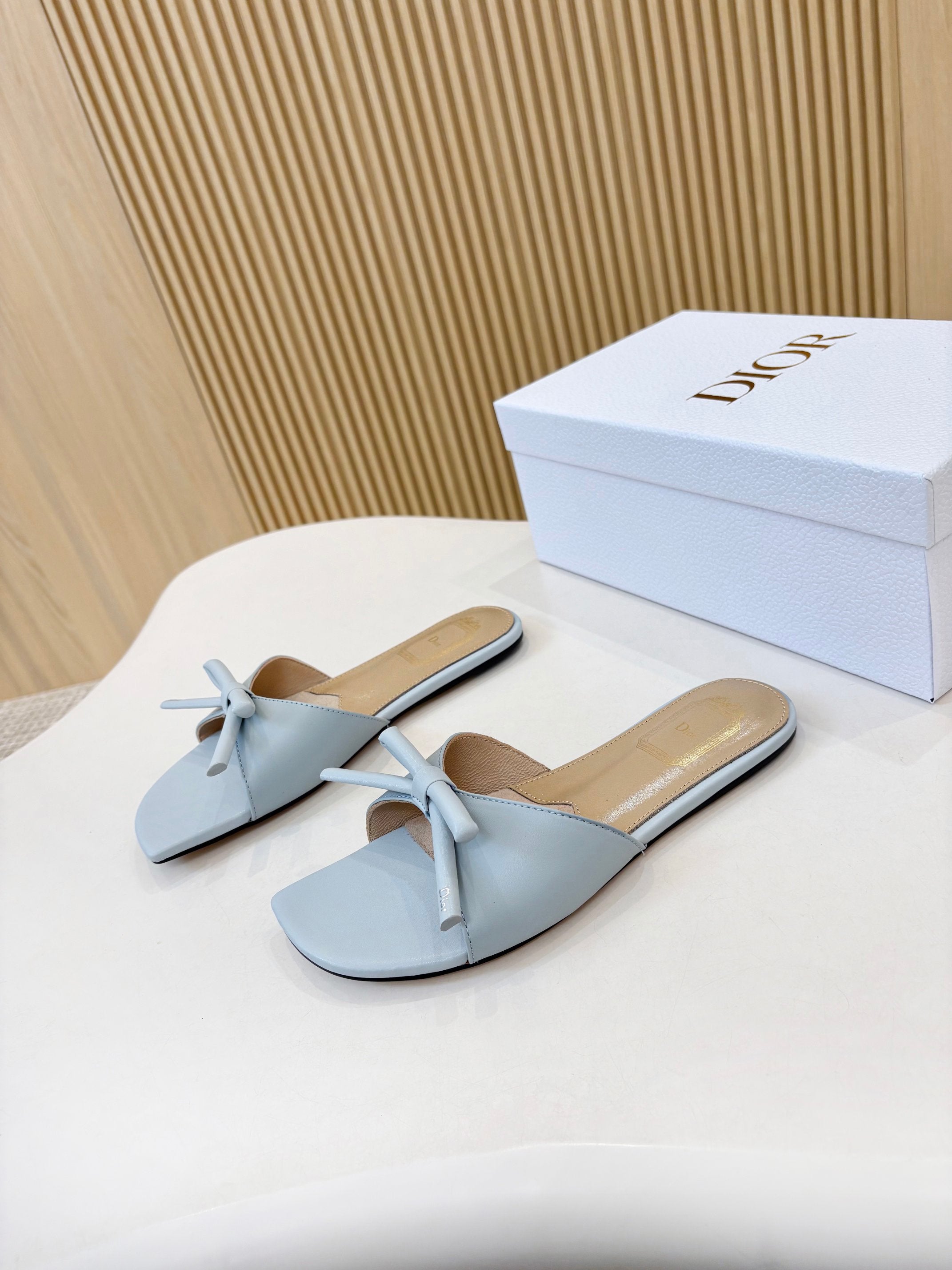 D Bow Flat Slide Sandals 2026