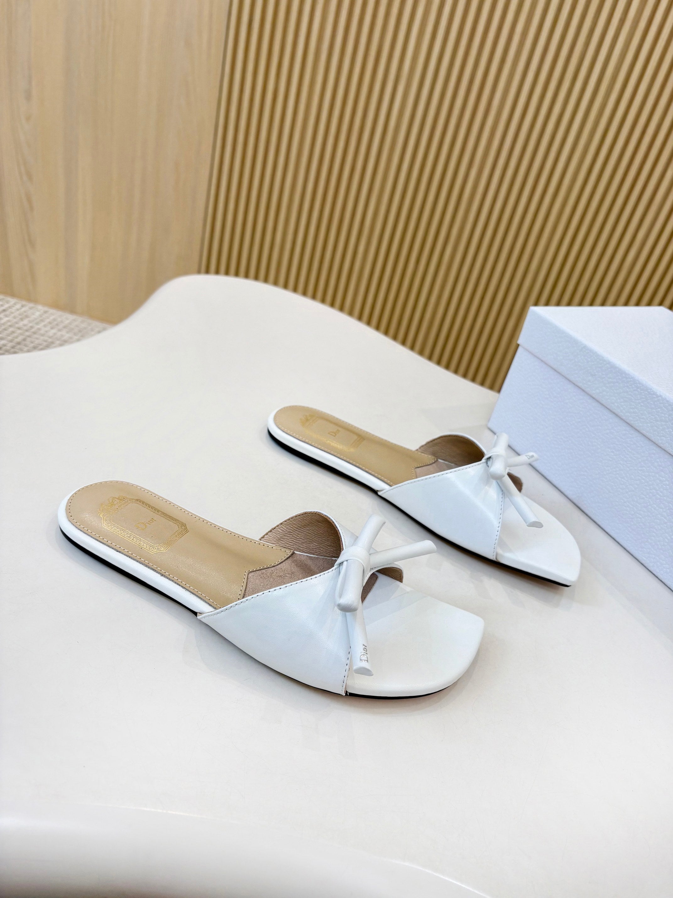 D Bow Flat Slide Sandals 2026