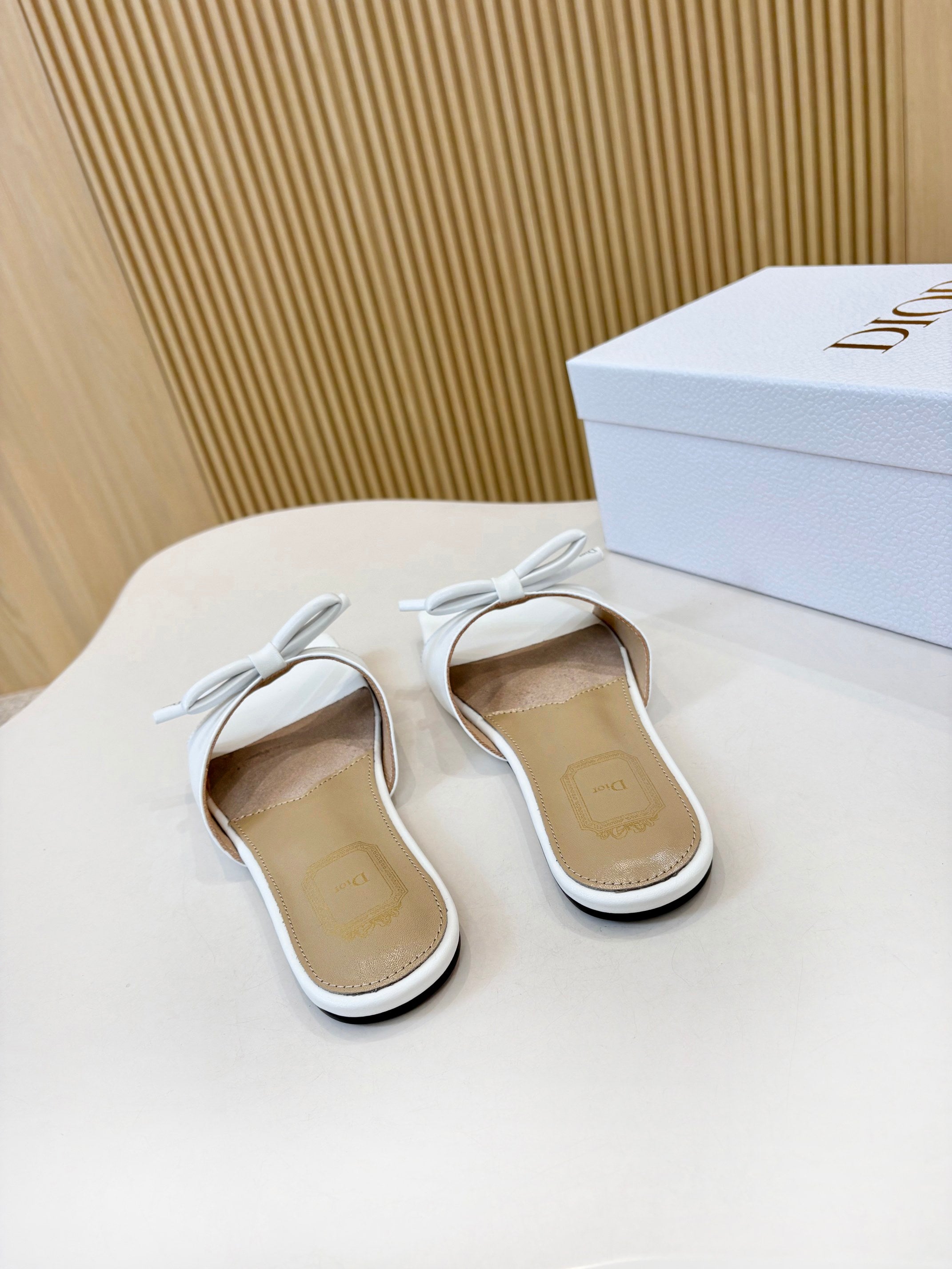 D Bow Flat Slide Sandals 2026