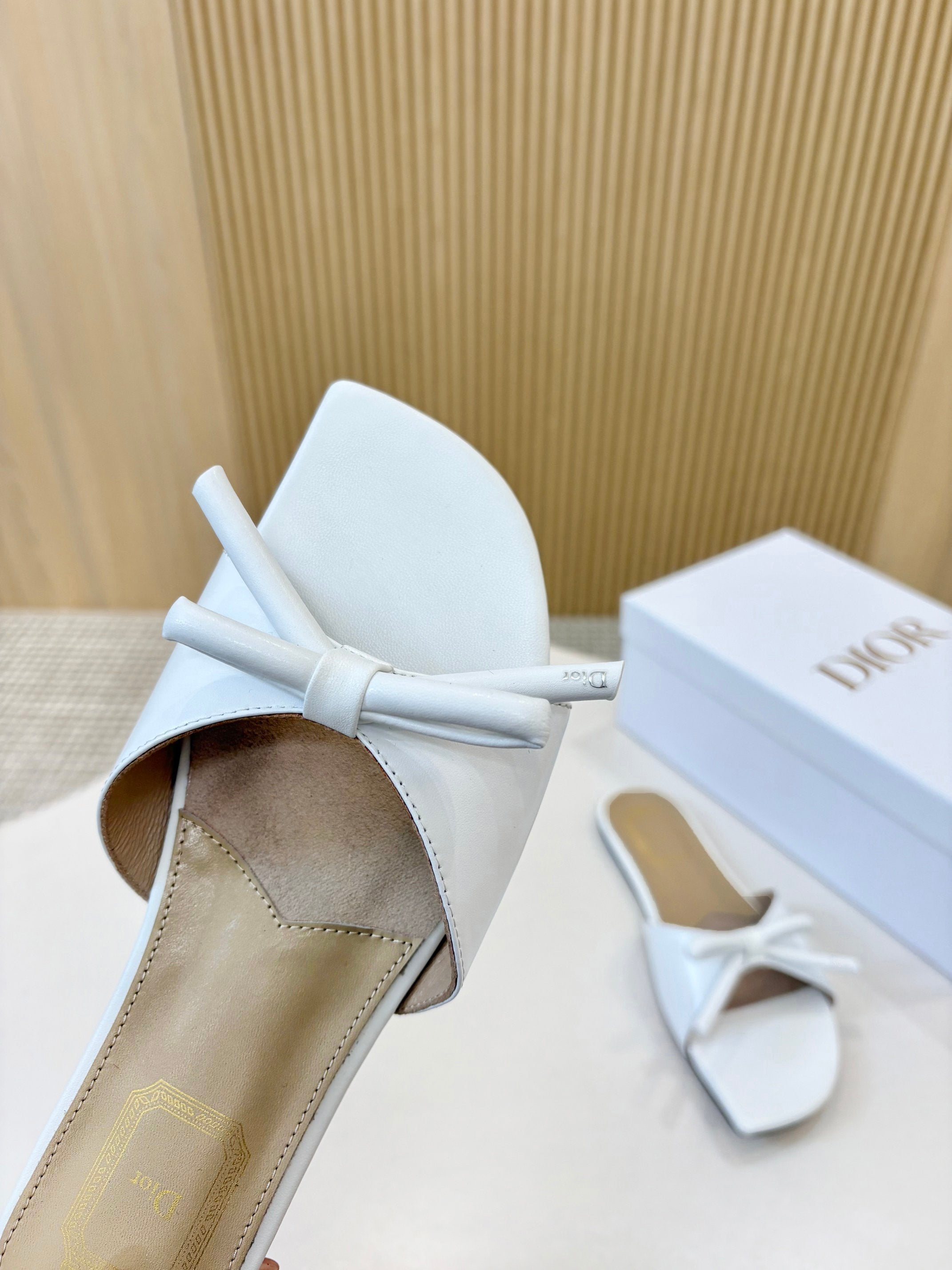 D Bow Flat Slide Sandals 2026