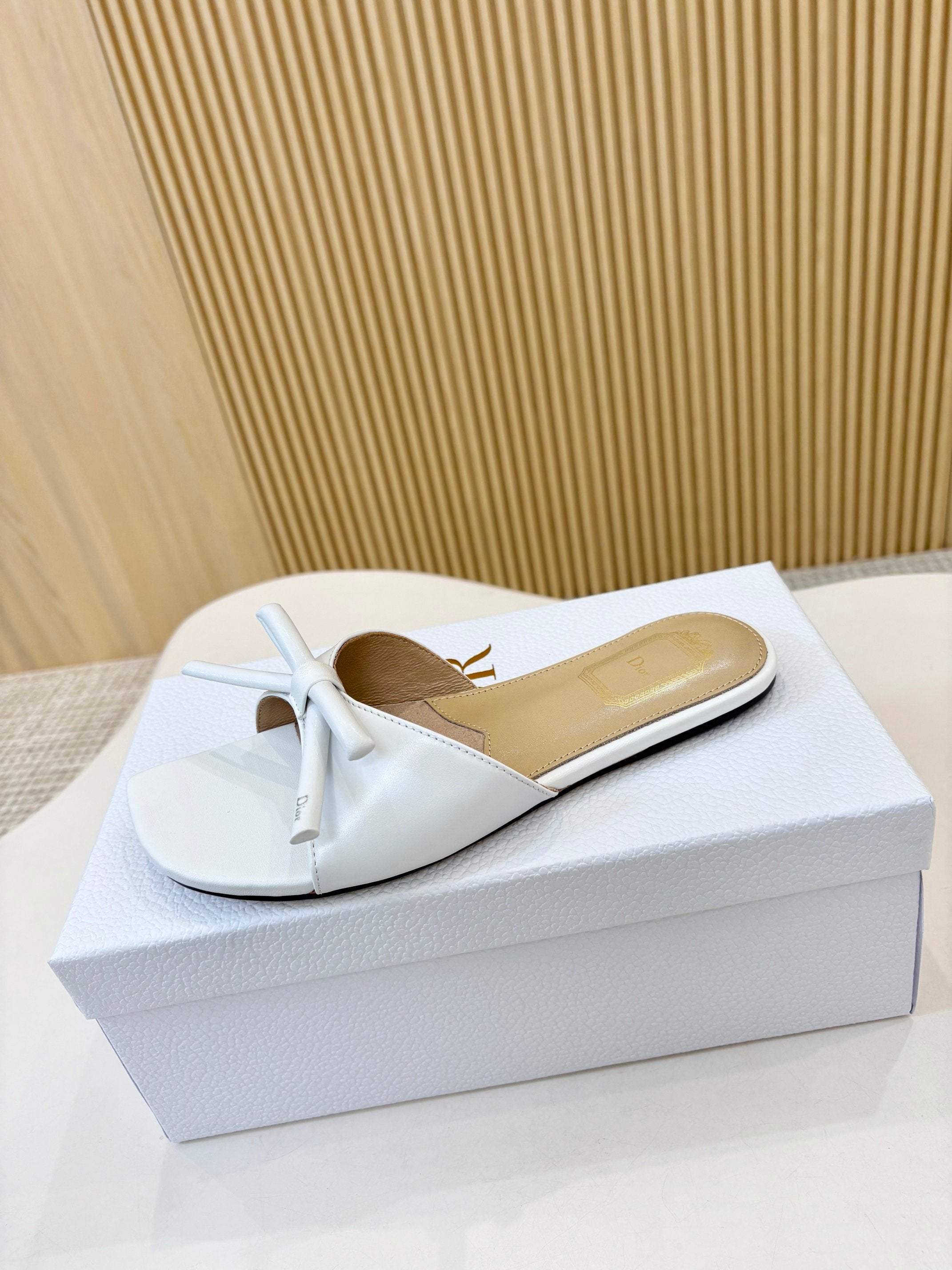 D Bow Flat Slide Sandals 2026