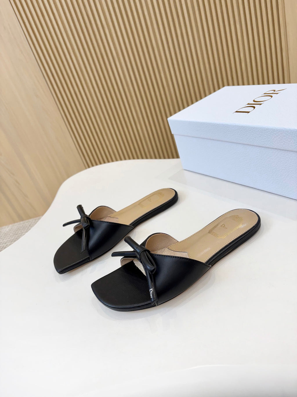 D Bow Flat Slide Sandals 2026
