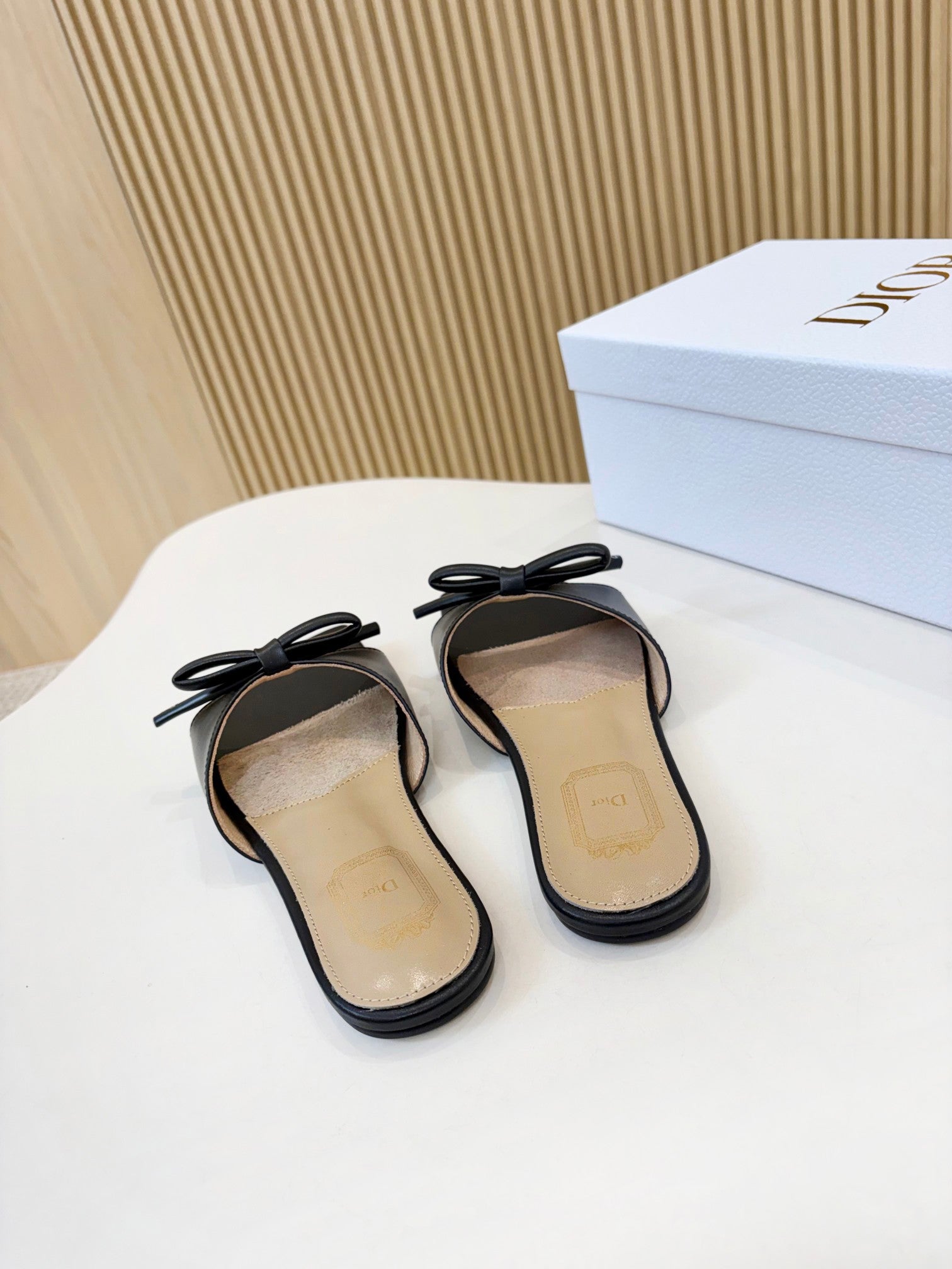 D Bow Flat Slide Sandals 2026