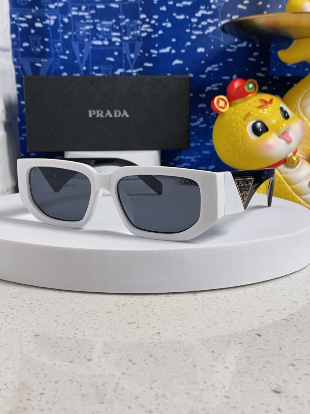Square Frame Sunglasses — 2025 Collection 🕶️✨