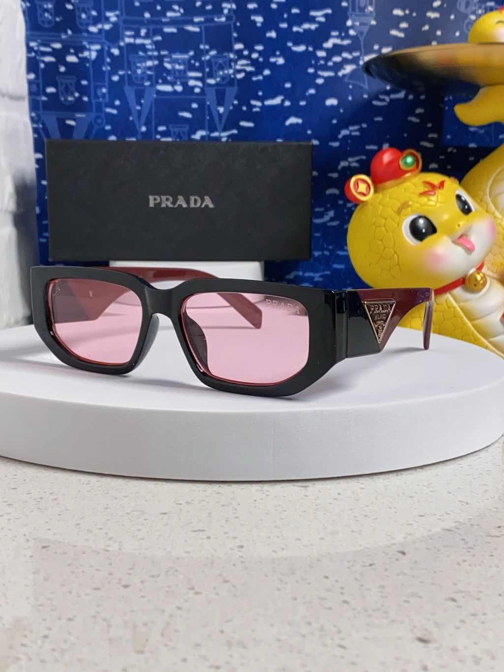 Square Frame Sunglasses — 2025 Collection 🕶️✨