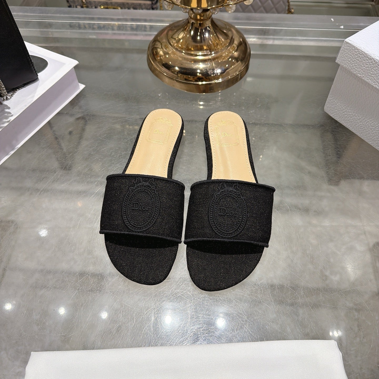 Logo Embroidered Block Heel Mule — 2026 Spring/Summer 👡✨
