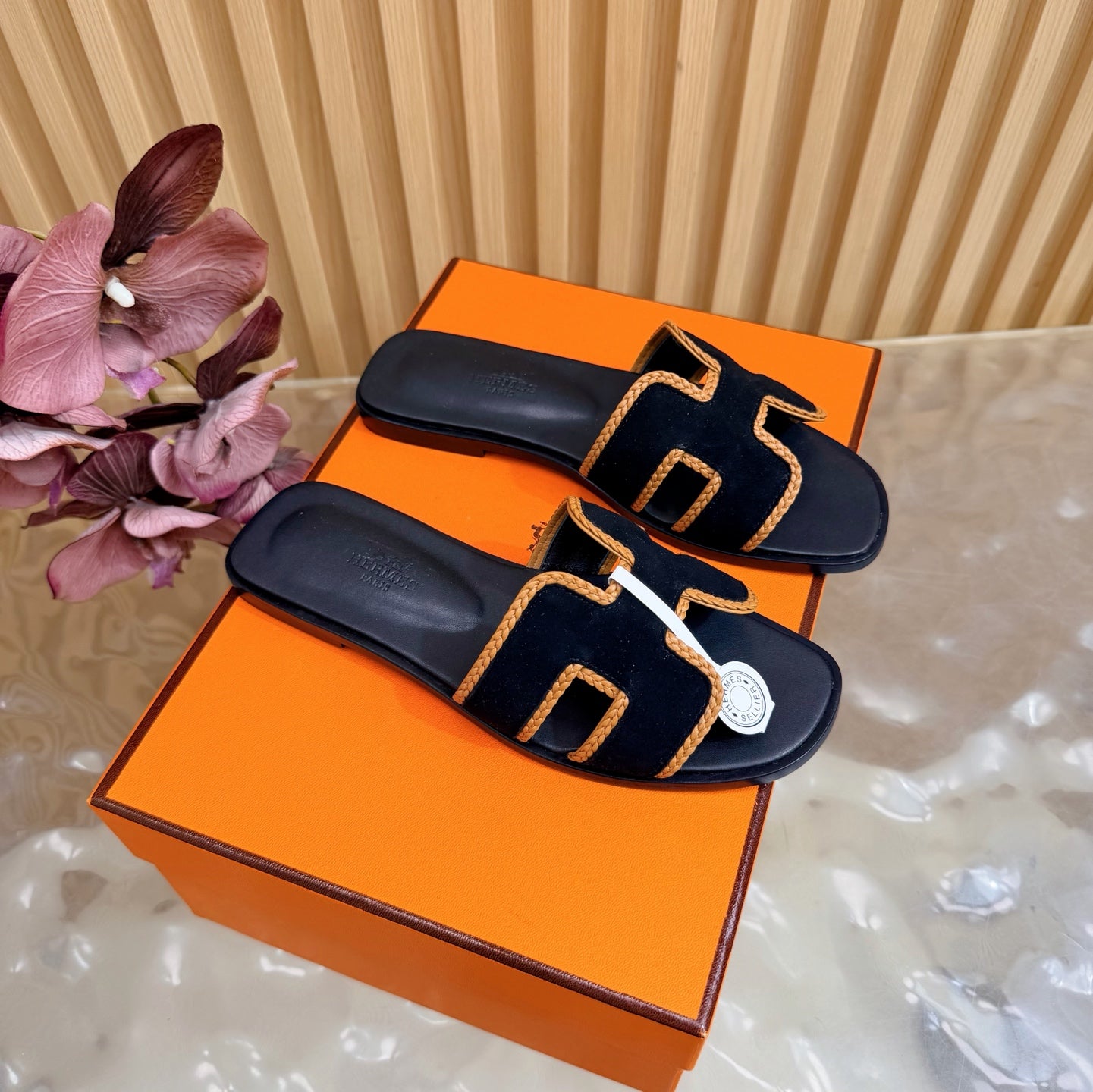 Woven Suede Strap Flat Sandals  🩴✨