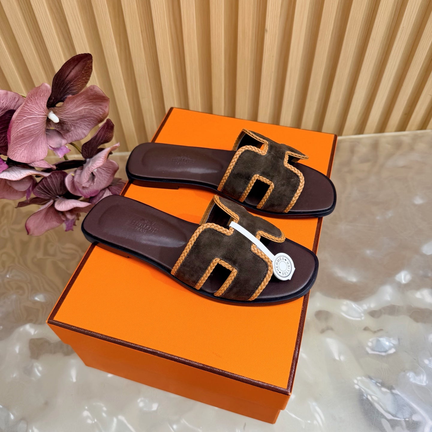 Woven Suede Strap Flat Sandals  🩴✨