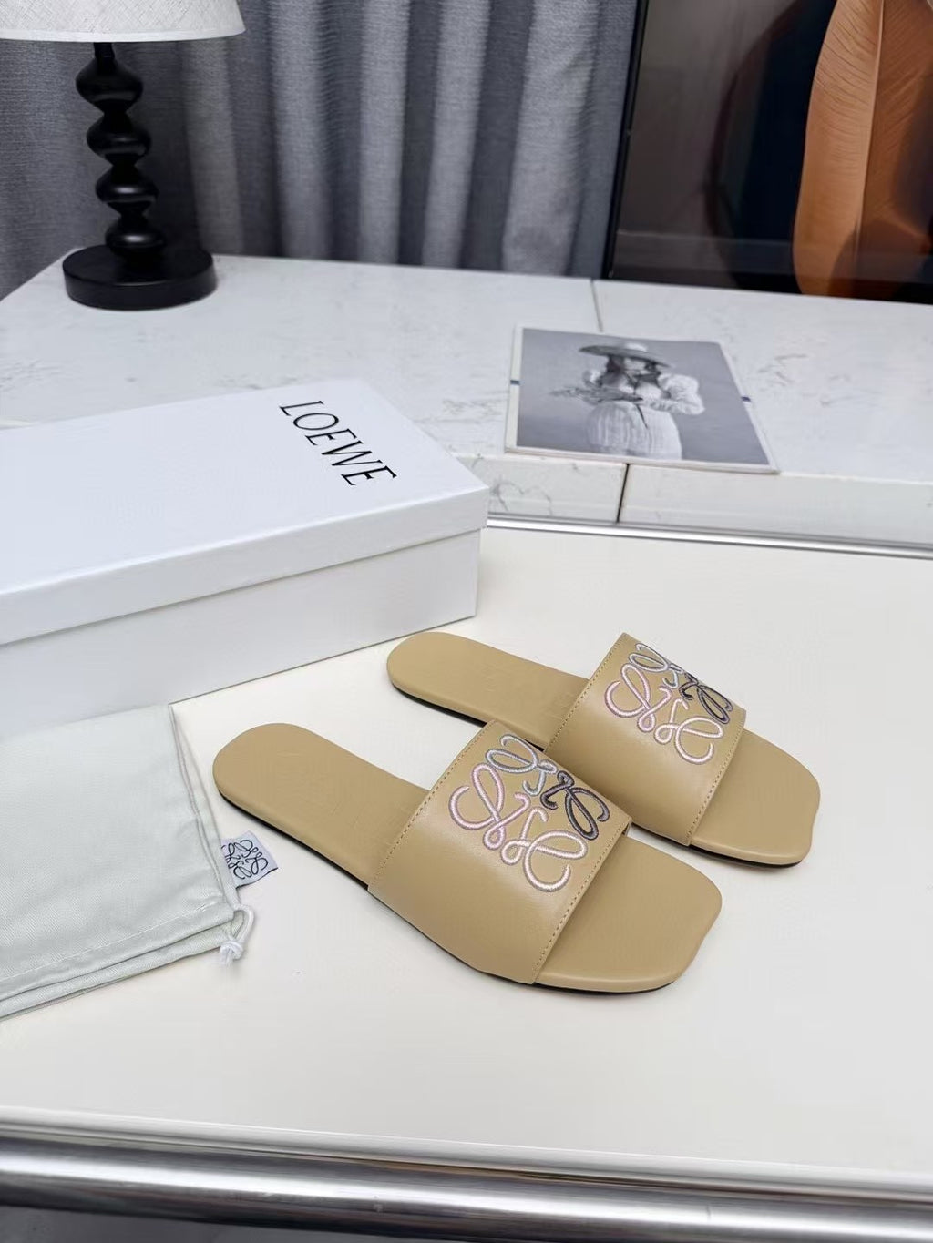 Pearl Buckle Embroidered Kitten Heel Mule — 2026 Spring/Summer 👡✨