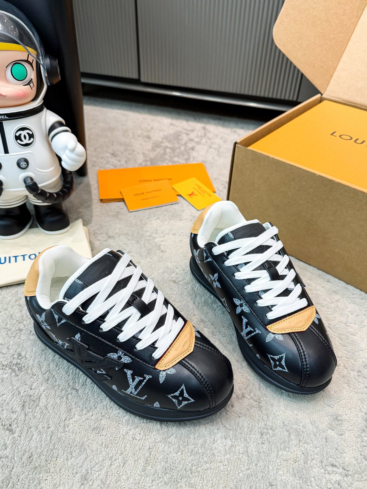 Thick Sole Logo Sneakers | Unisex Couple Style | Calfskin Leather