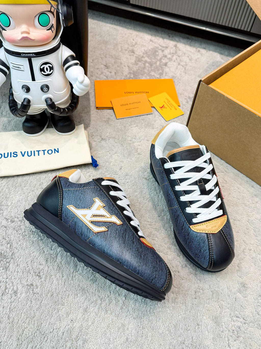 Thick Sole Logo Sneakers | Unisex Couple Style | Calfskin Leather