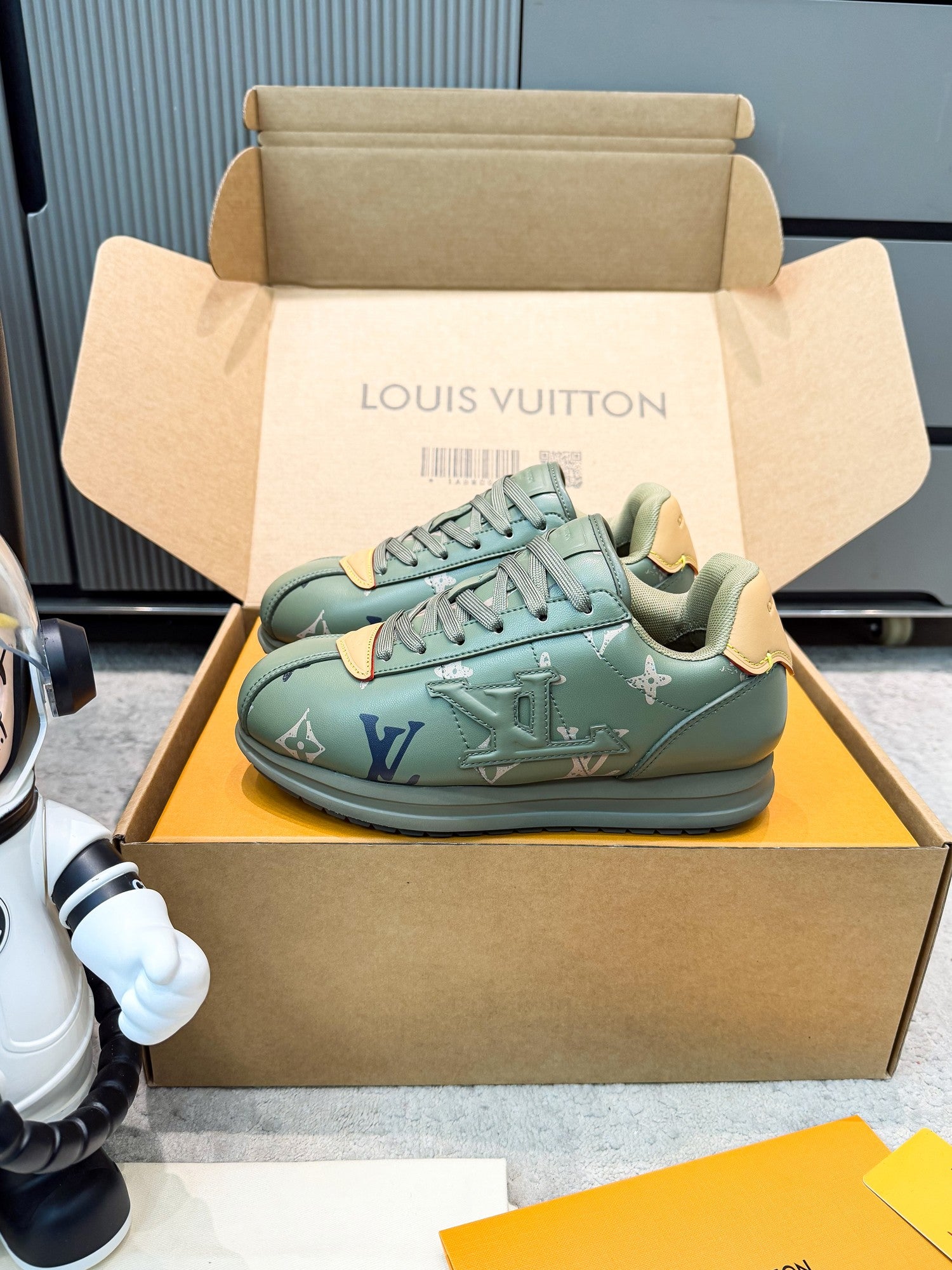 Thick Sole Logo Sneakers | Unisex Couple Style | Calfskin Leather
