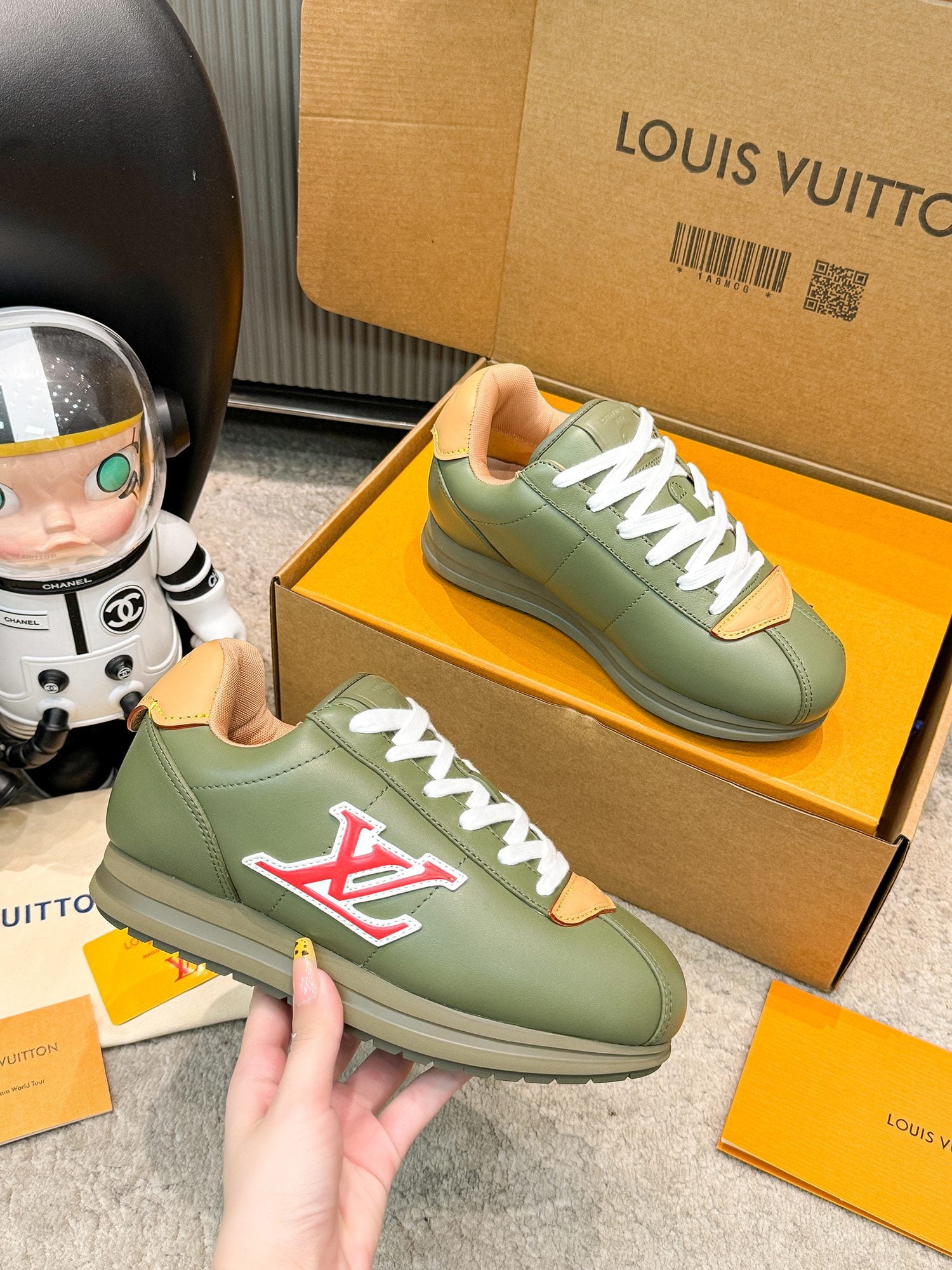 Thick Sole Logo Sneakers | Unisex Couple Style | Calfskin Leather